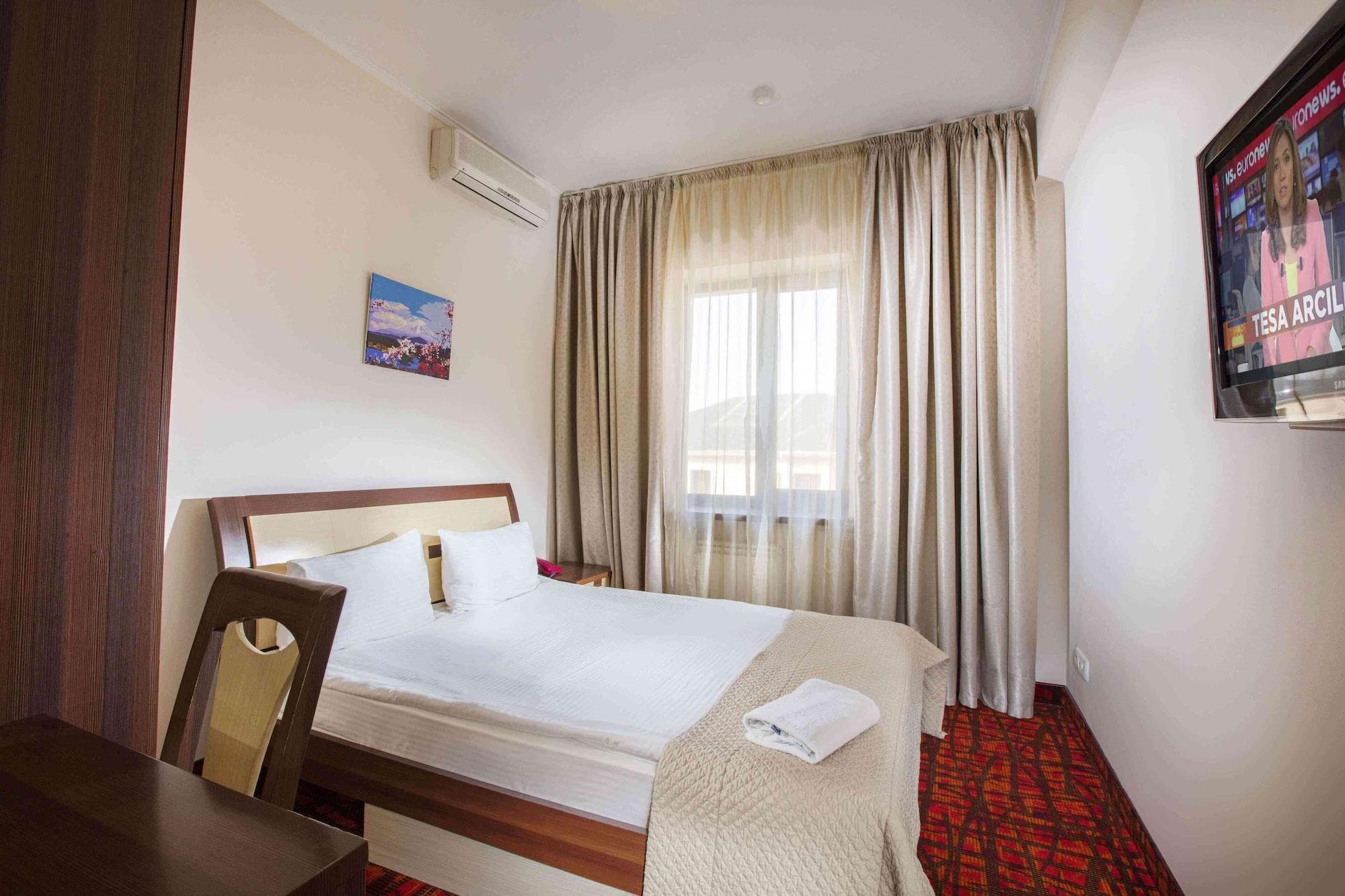 Alma Hotel