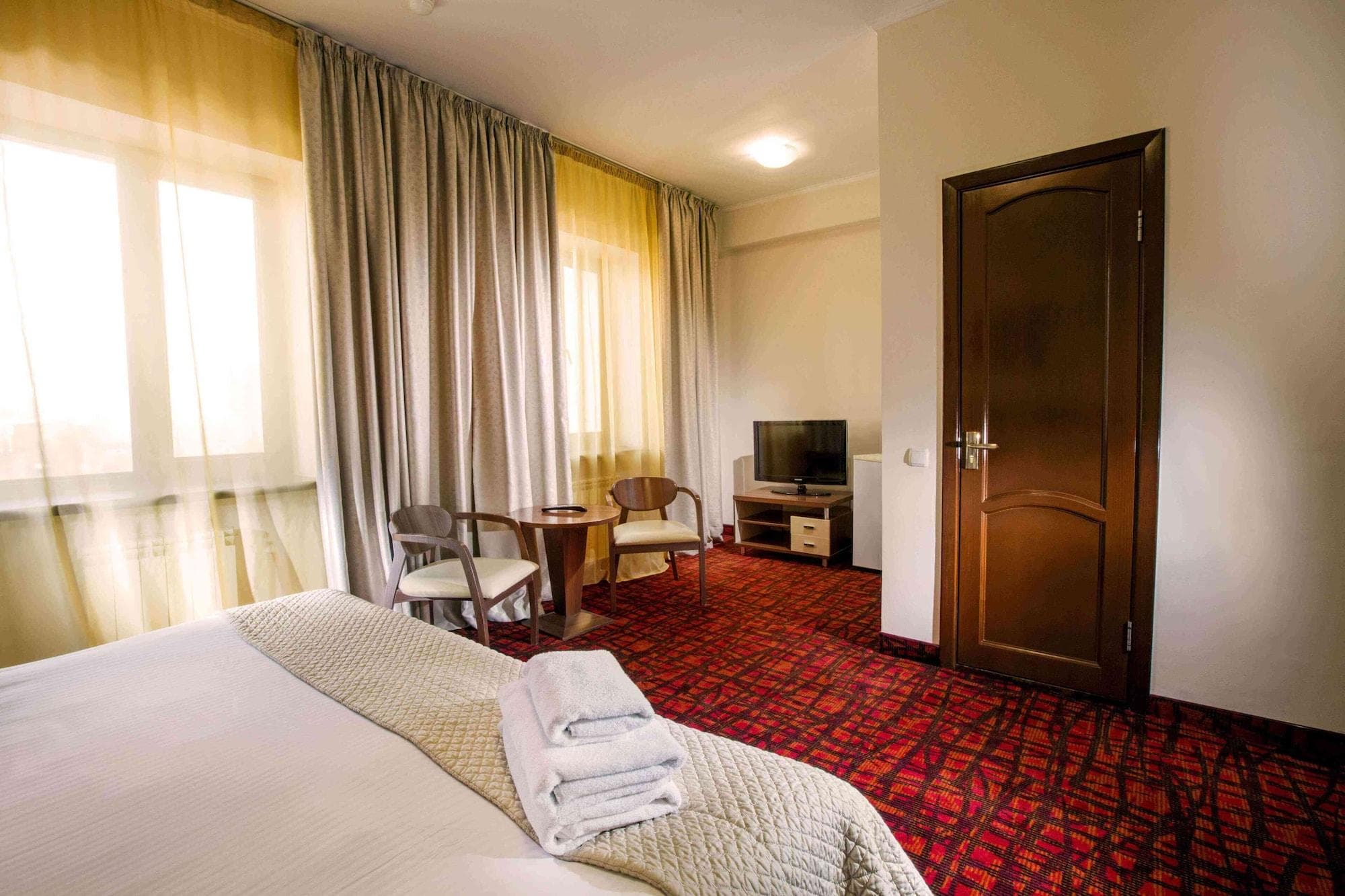 Alma Hotel