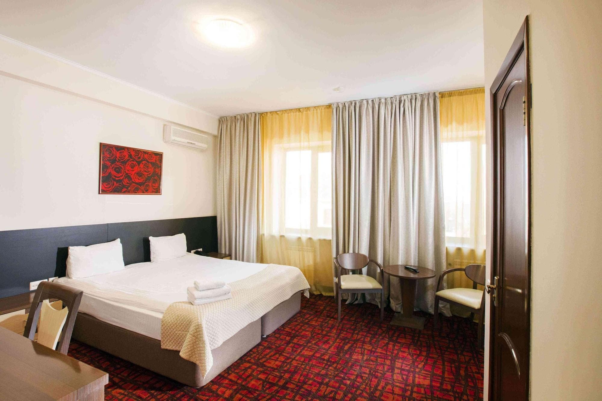 Alma Hotel