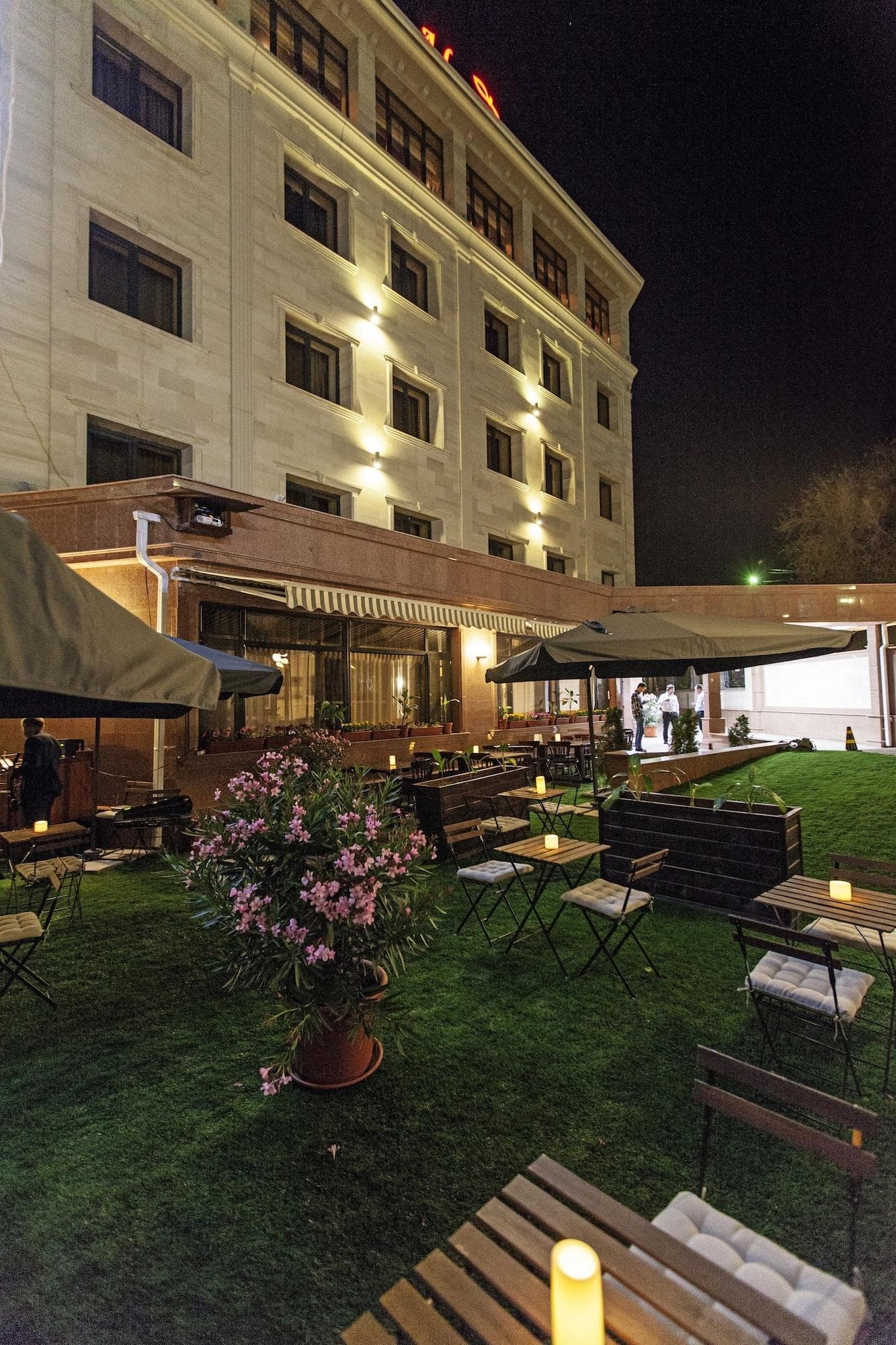 Alma Hotel