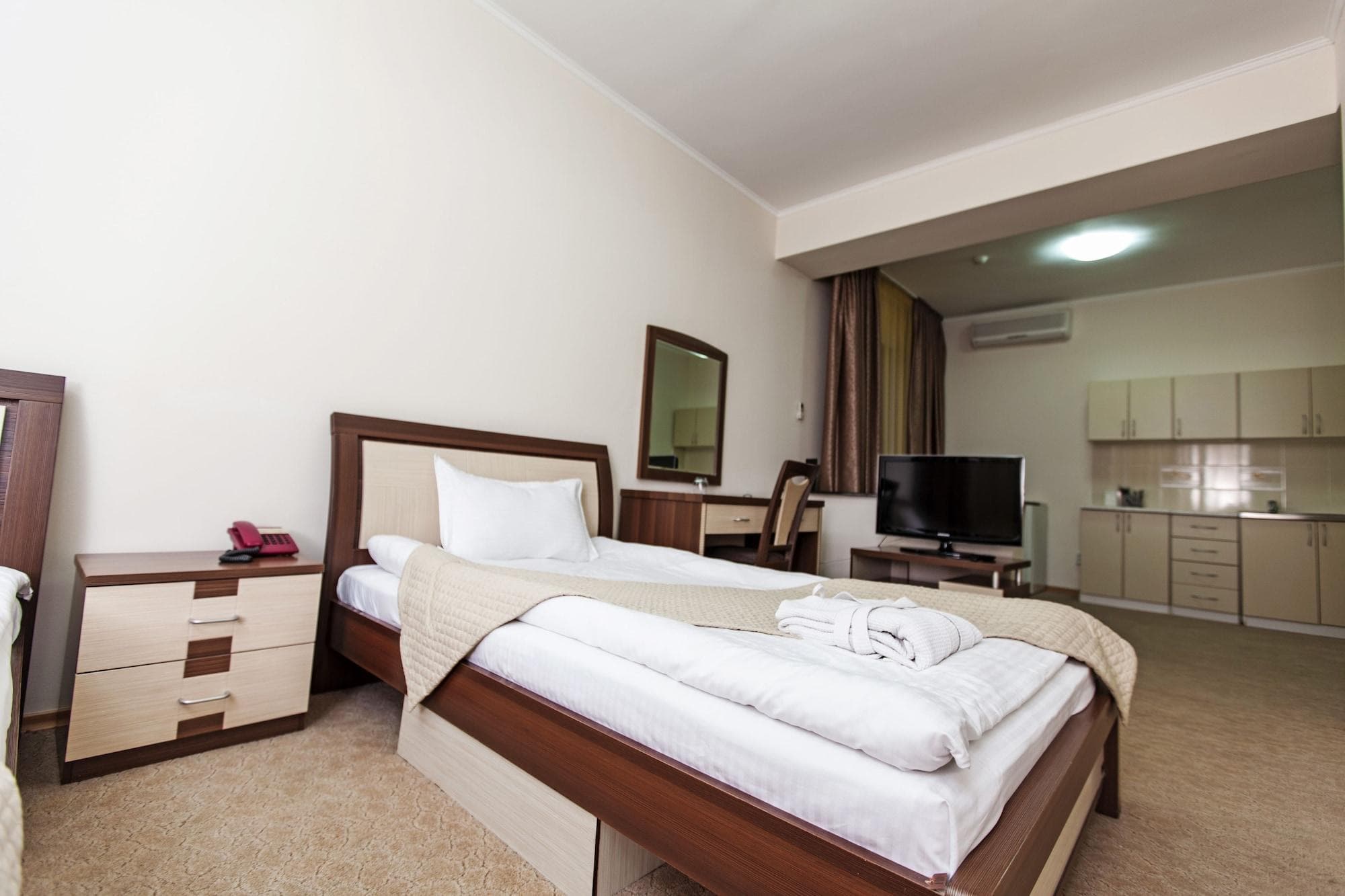 Alma Hotel