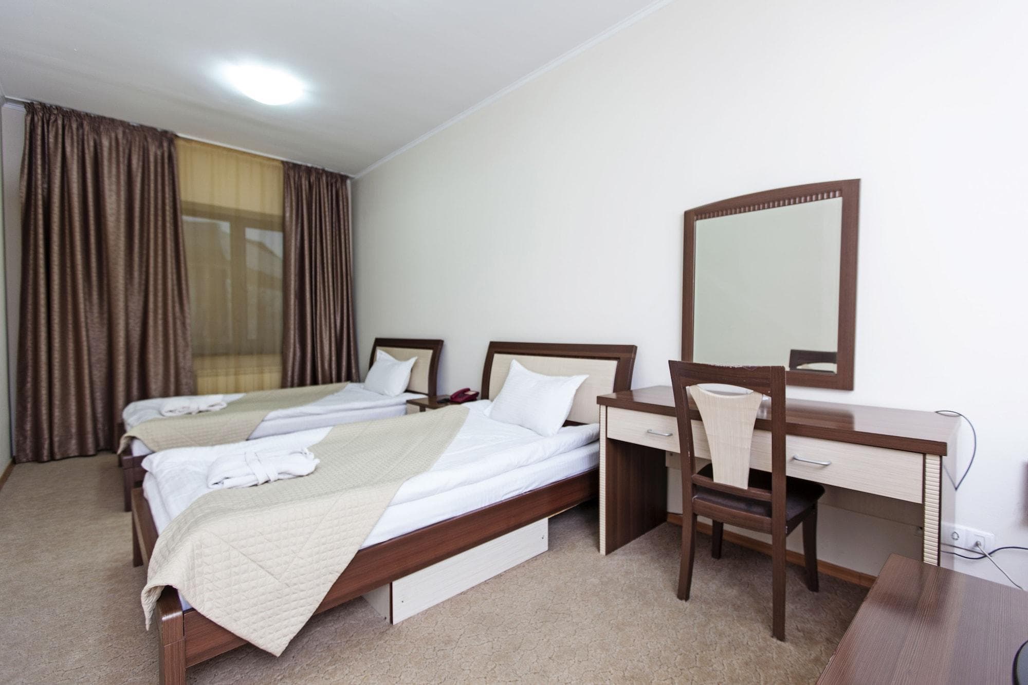 Alma Hotel