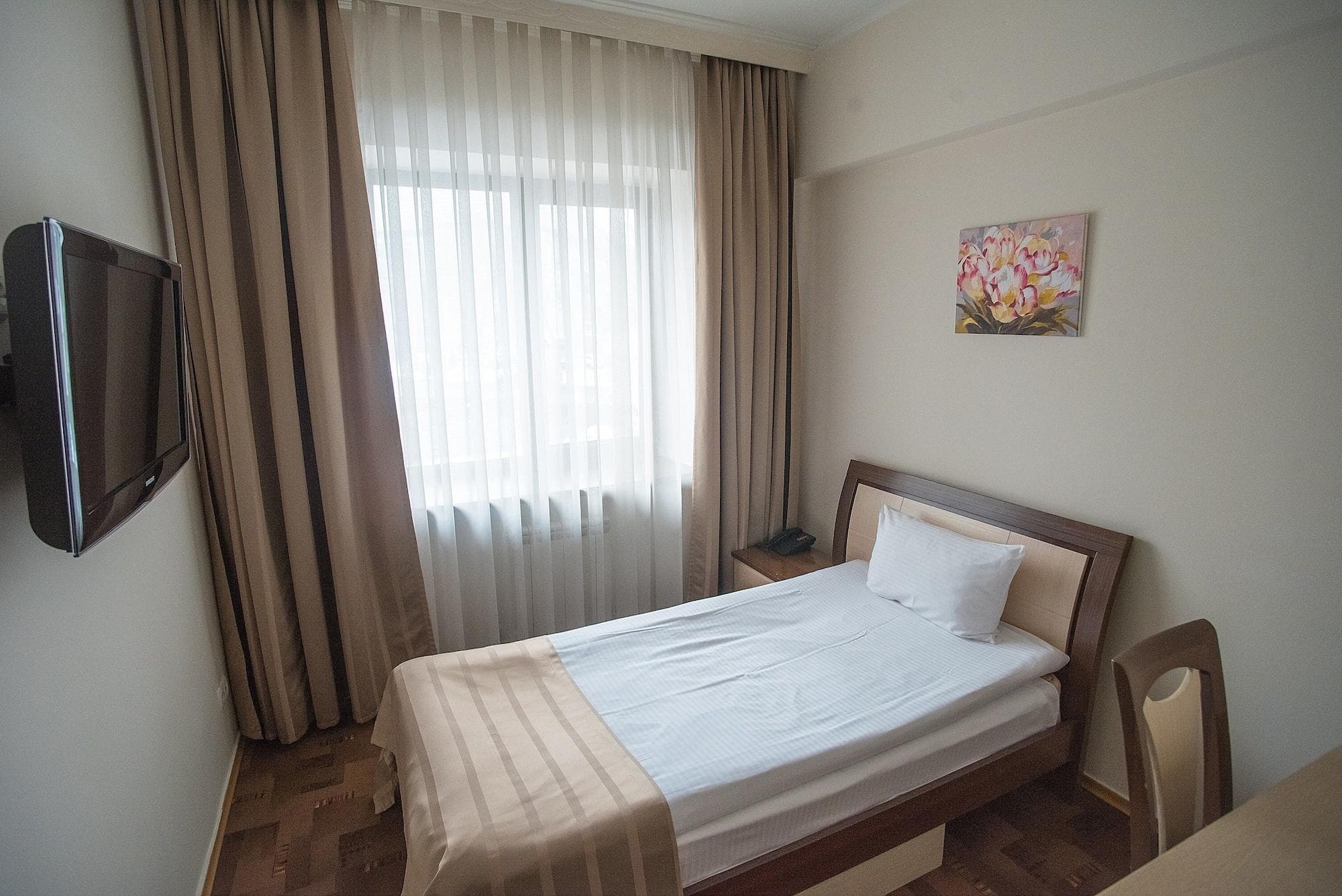 Alma Hotel