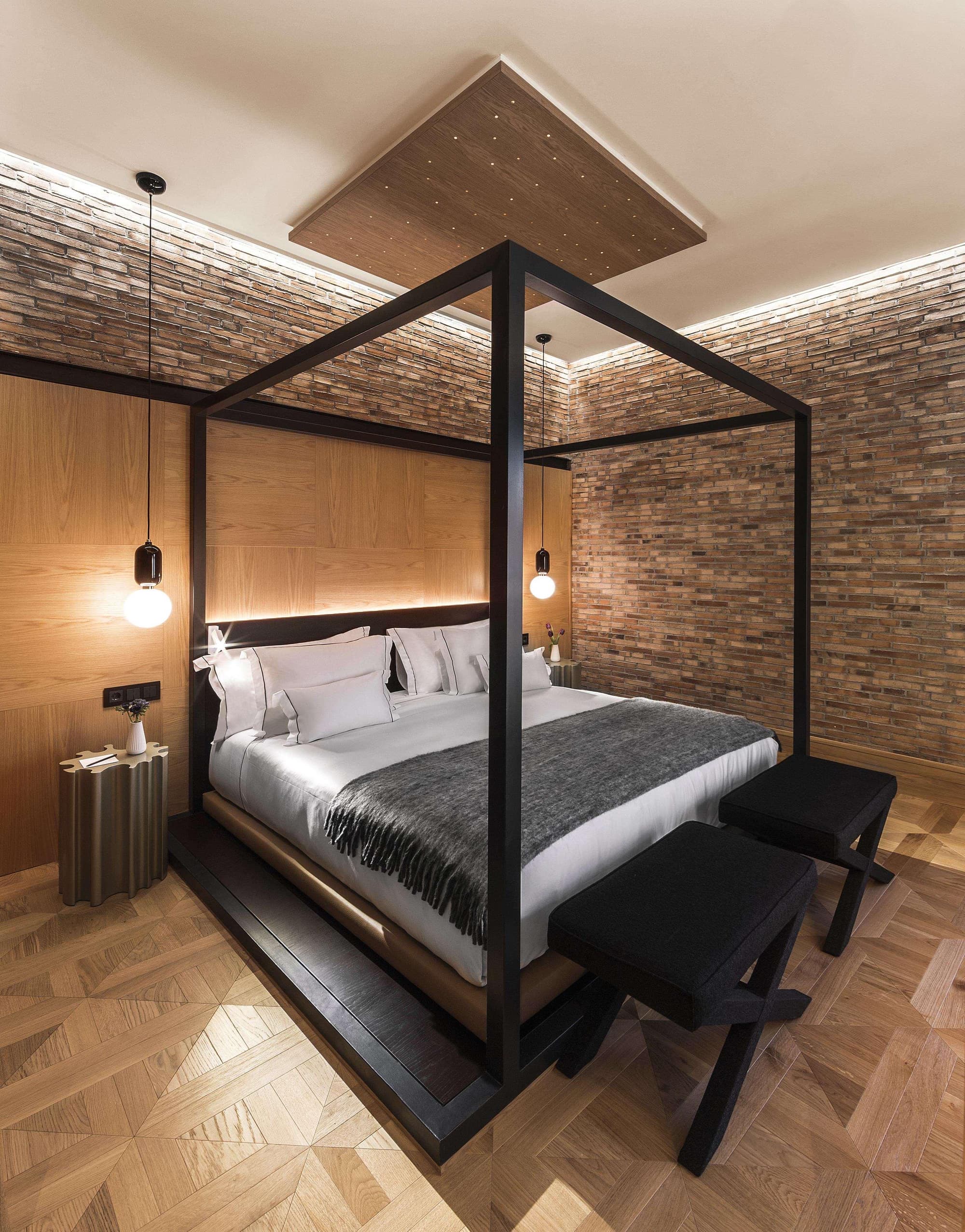 Monument Hotel