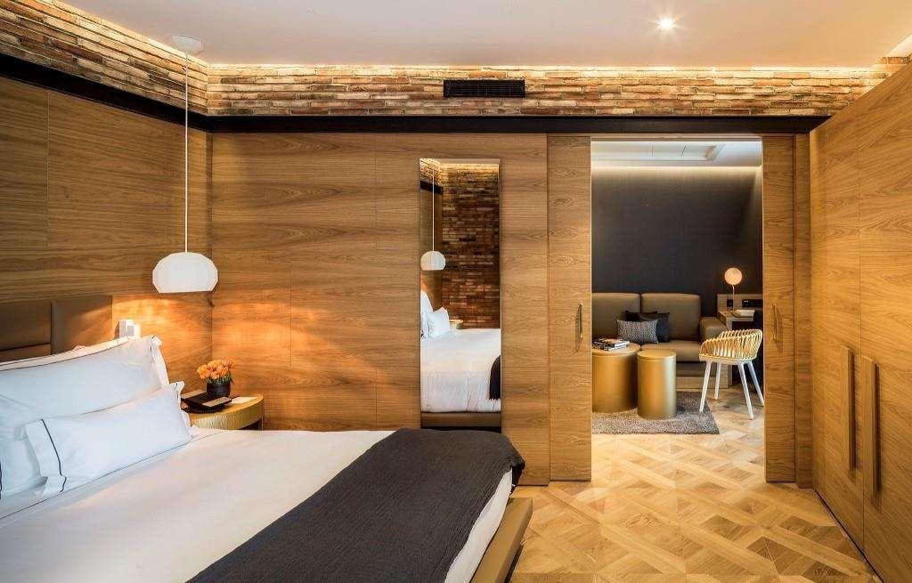 Monument Hotel