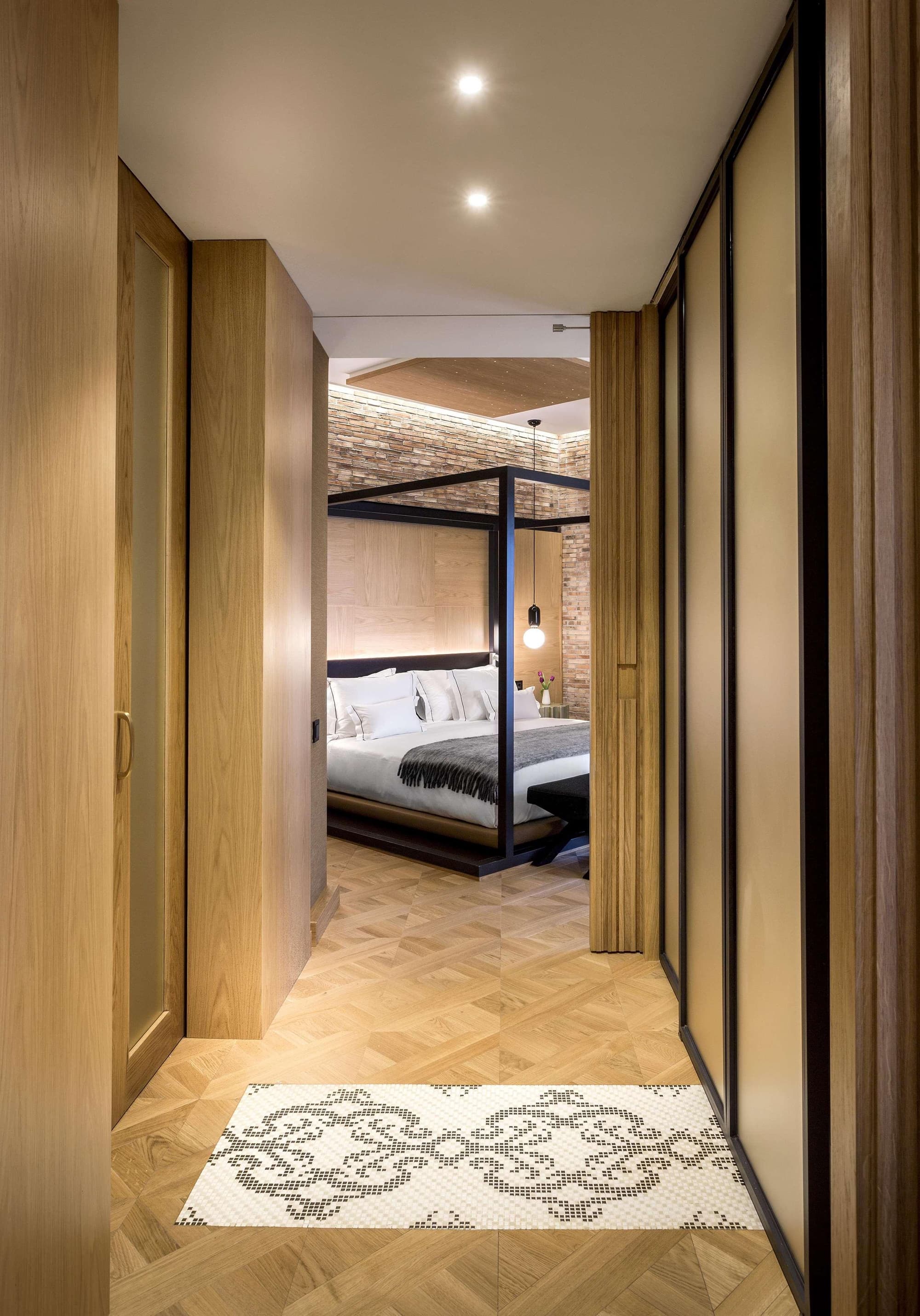 Monument Hotel
