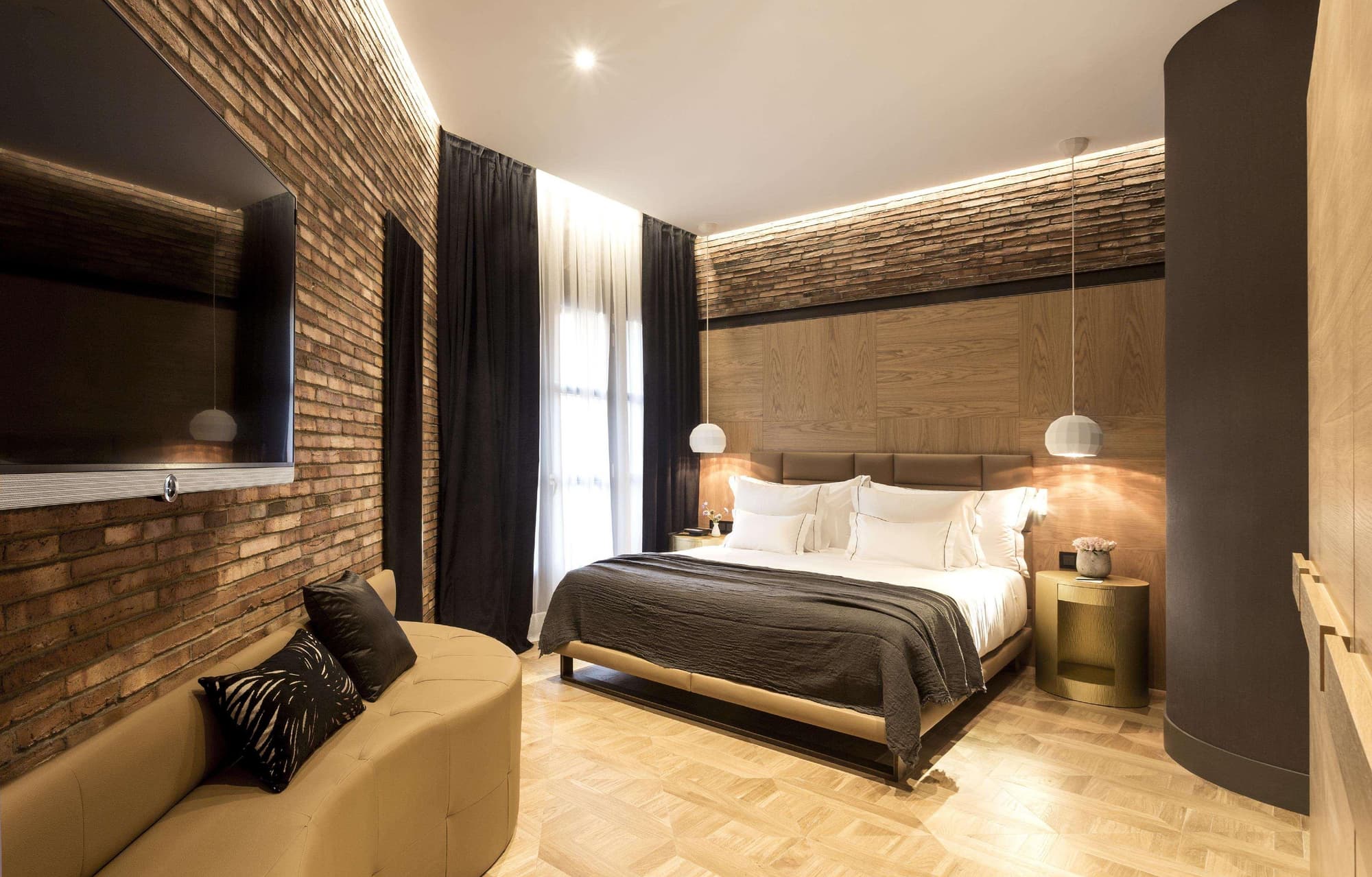 Monument Hotel