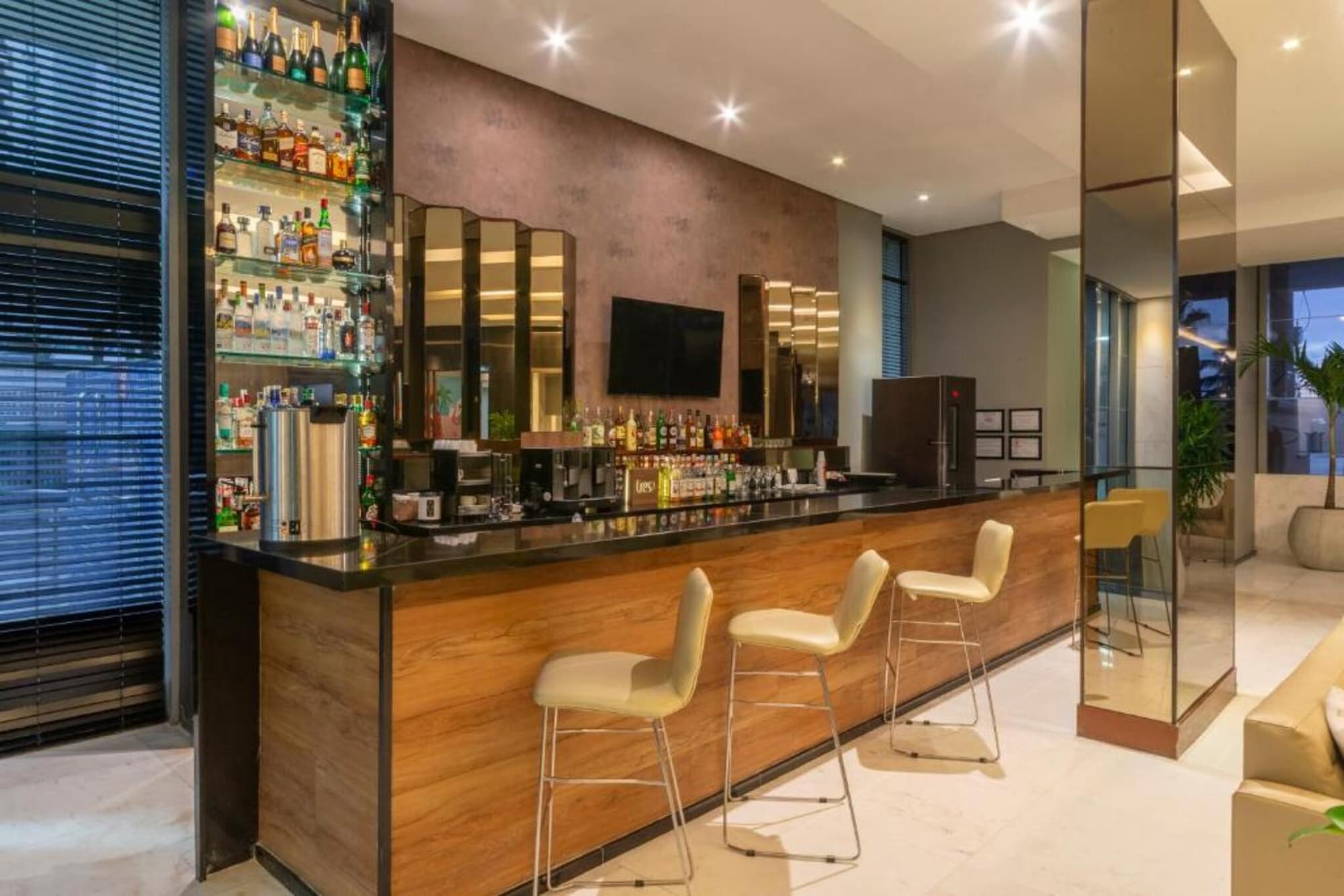 Laghetto Stilo Barra, Bar