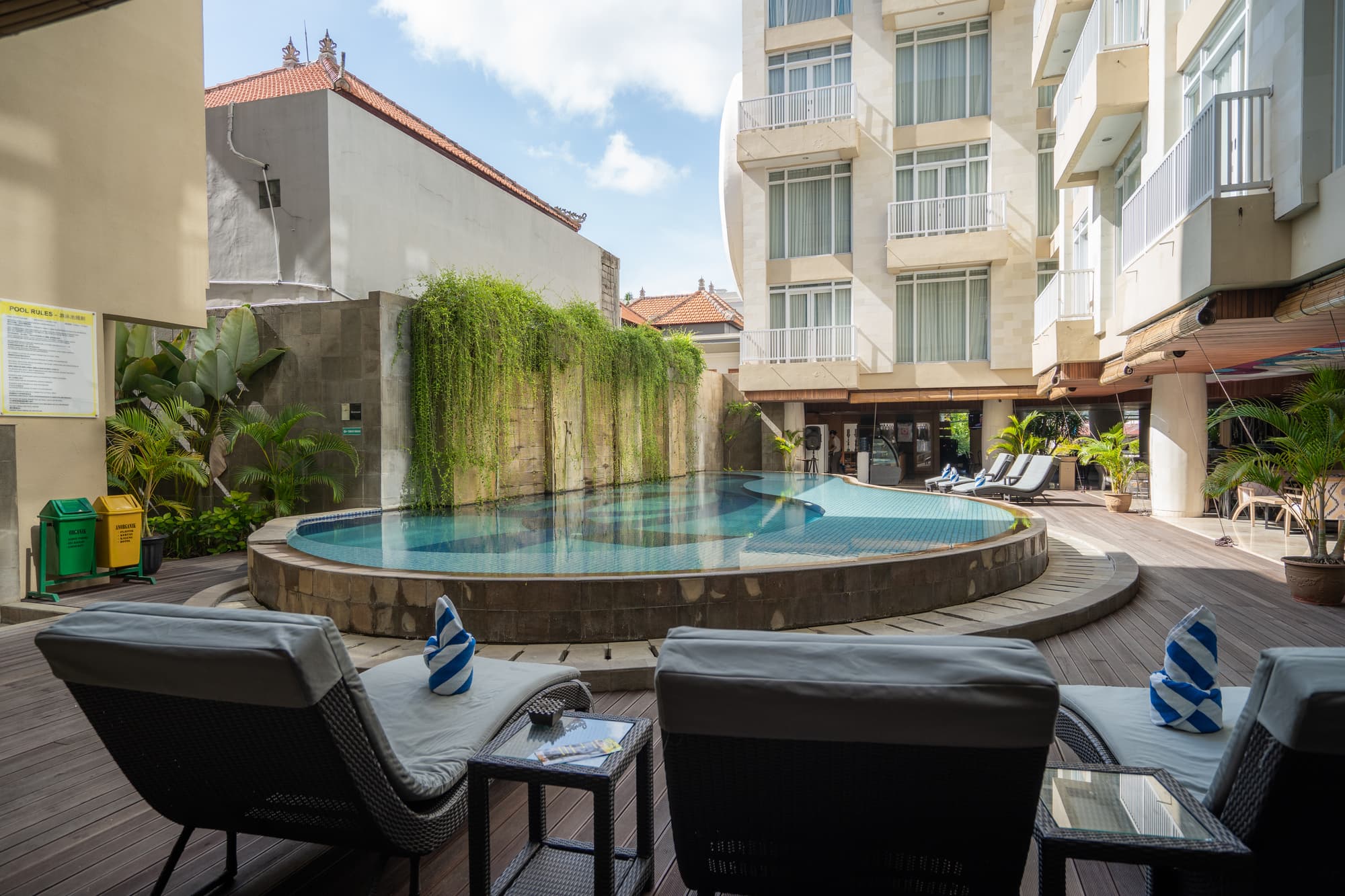 Bedrock Hotel Kuta Bali