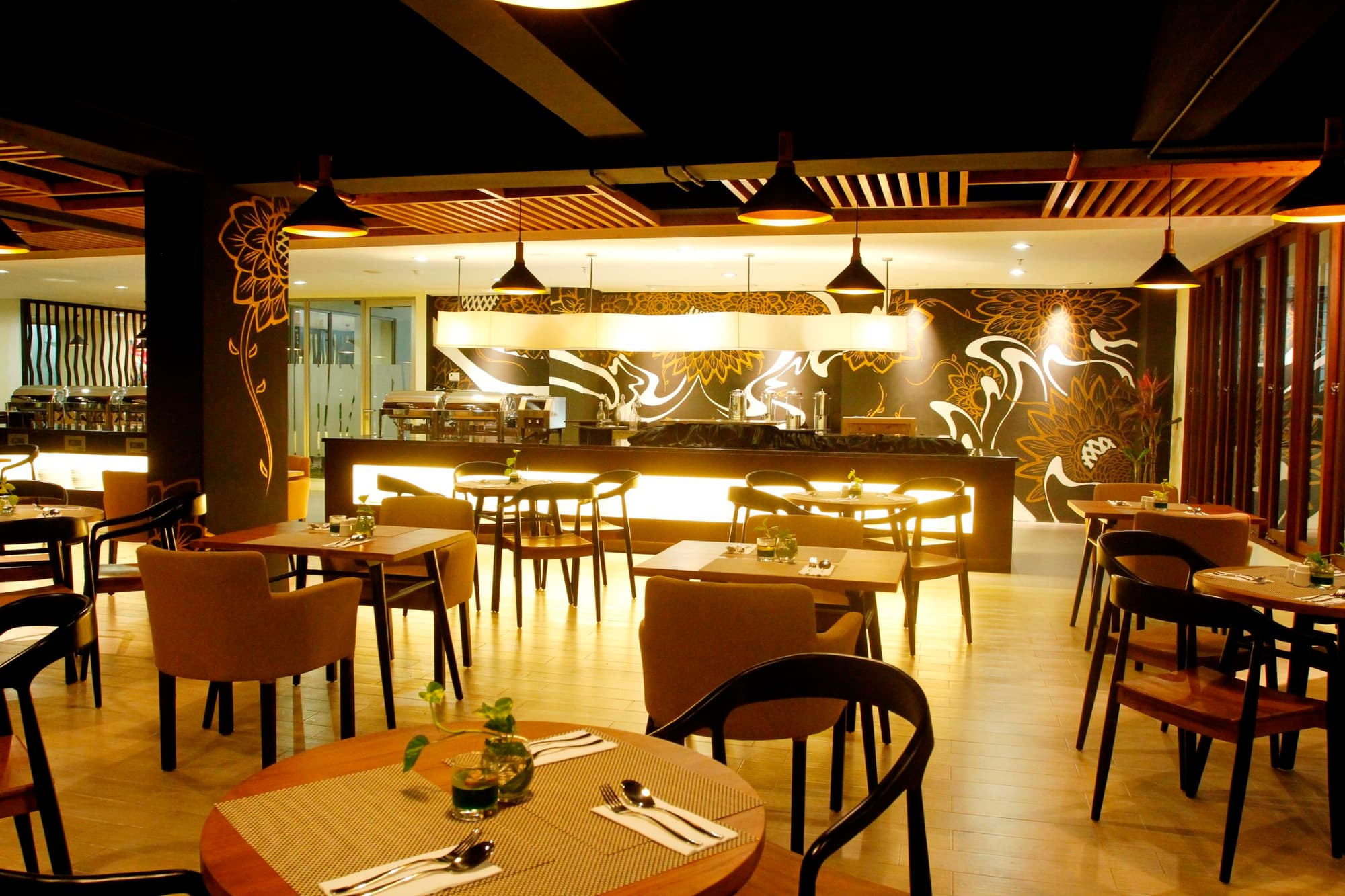 Golden Tulip Essential Tangerang, Restaurant