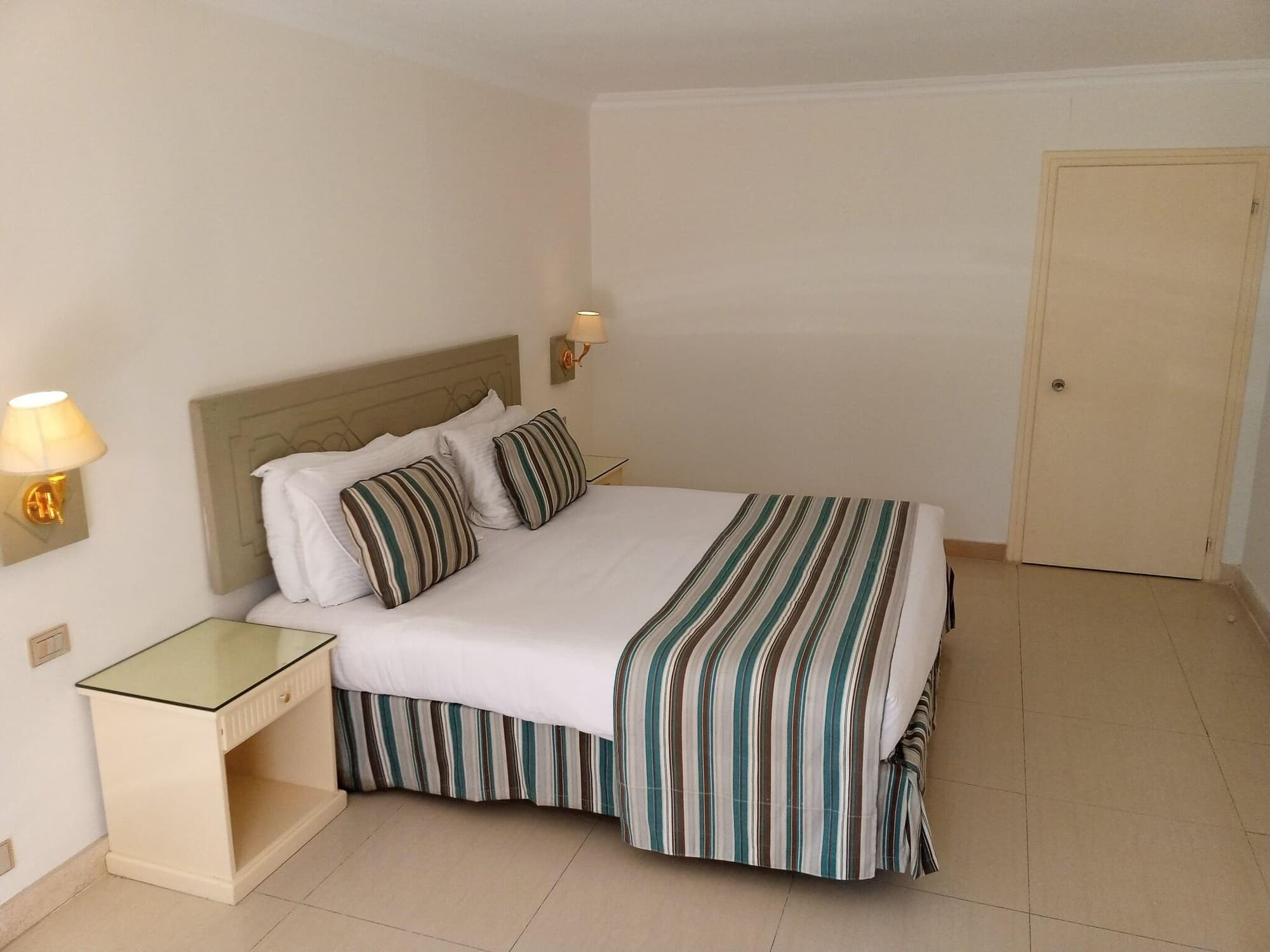 Cairo Pyramids Hotel