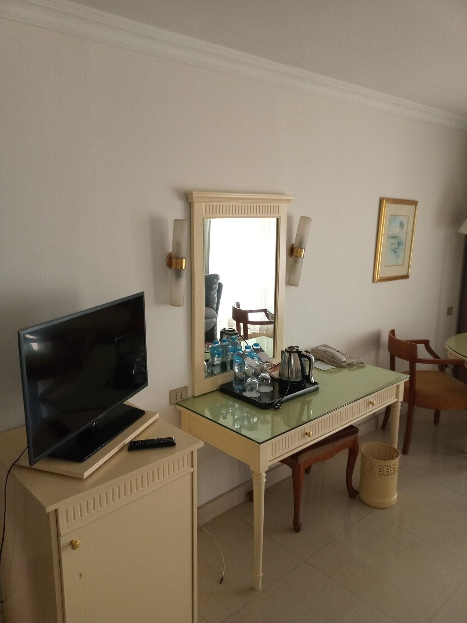 Cairo Pyramids Hotel