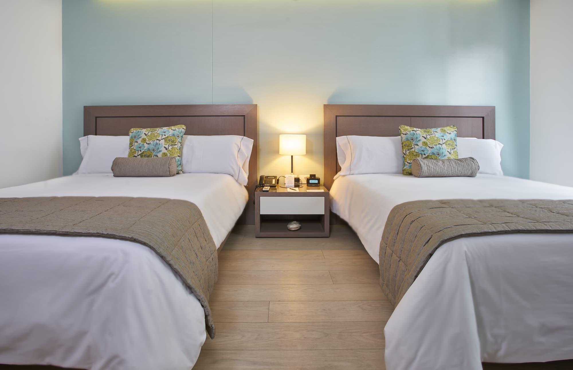 Hotel 100 Luxury Suites