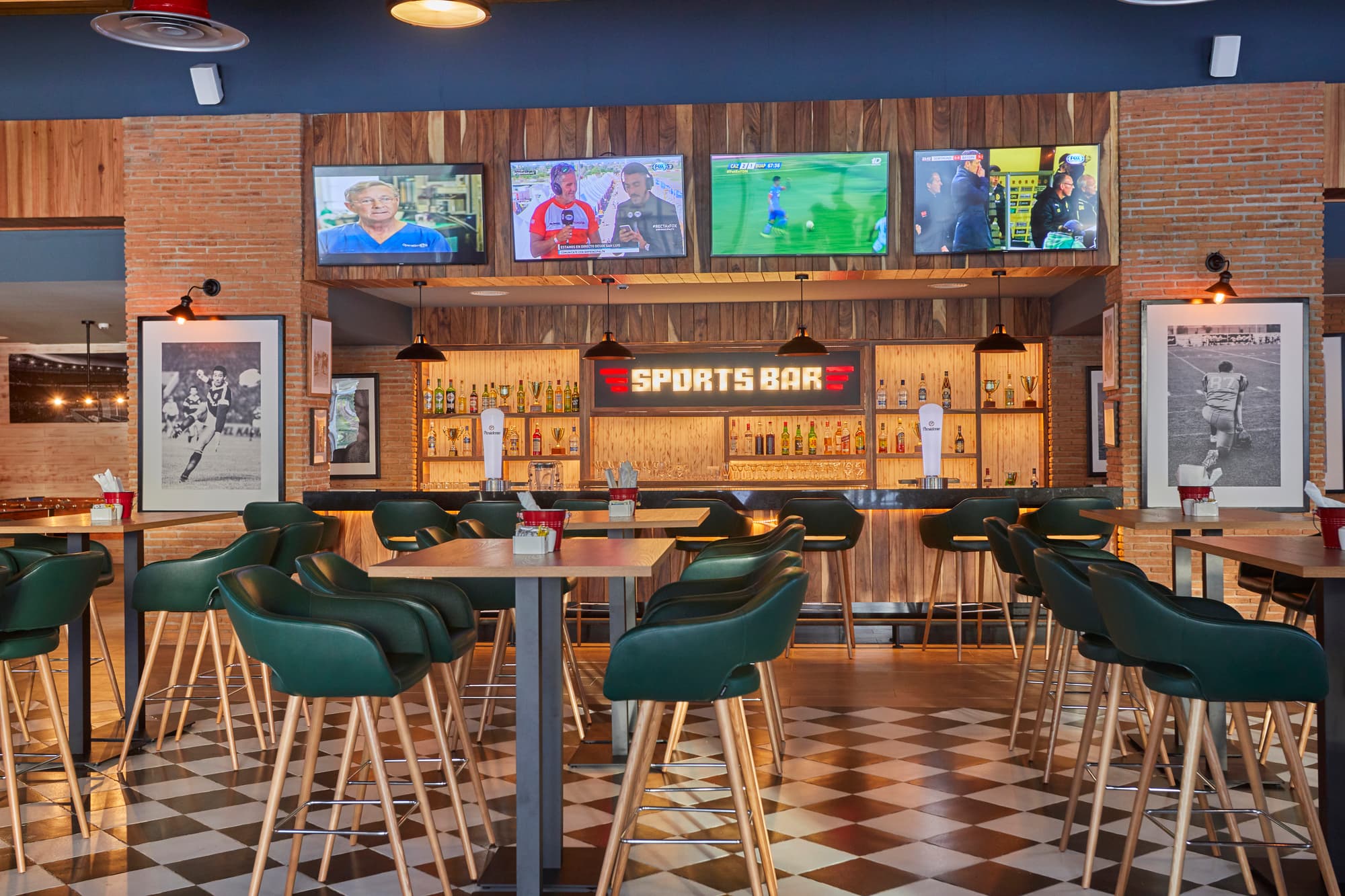 Bahia Principe Grand Aquamarine, Bar