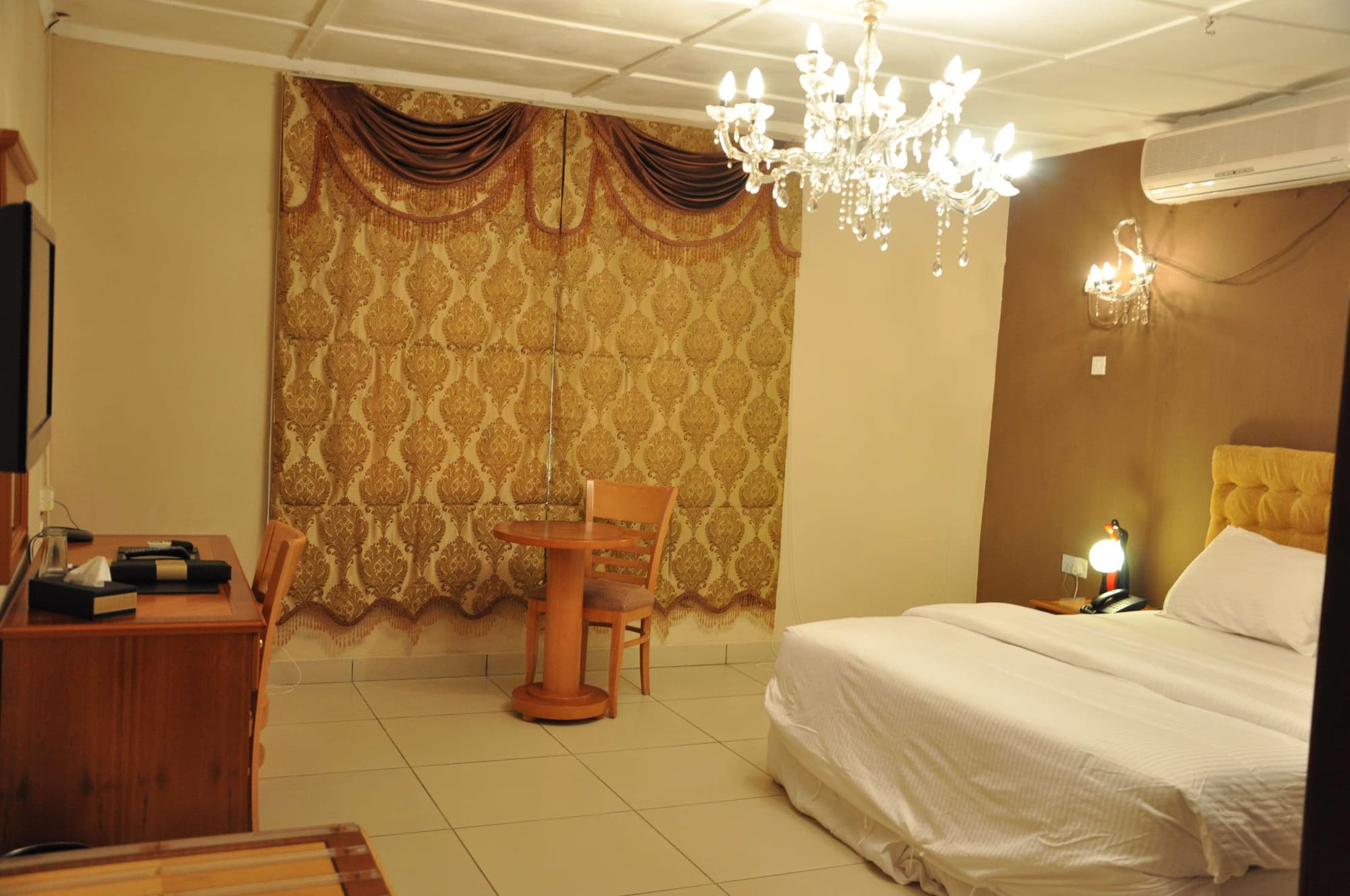 The Country Lodge Complex