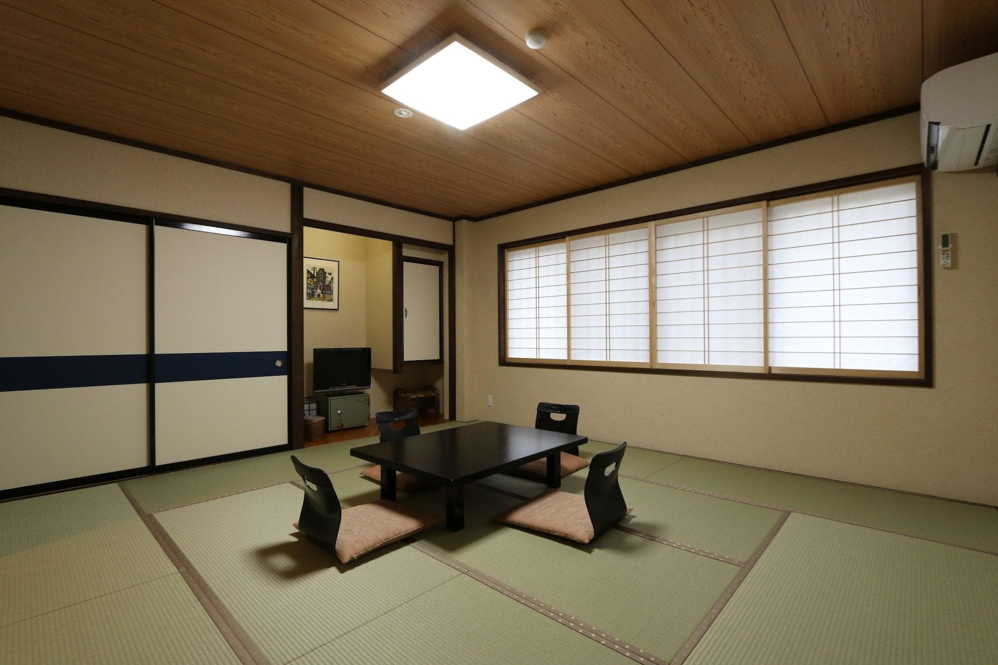 Yamakyu, Room