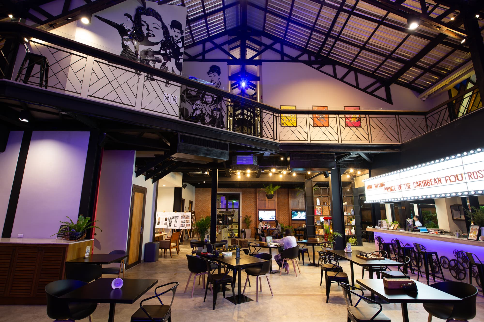 Prince Theatre Heritage Stay Hostel - Silom