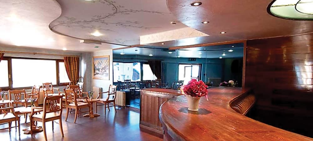 Club Esse Pila 2000, Lobby