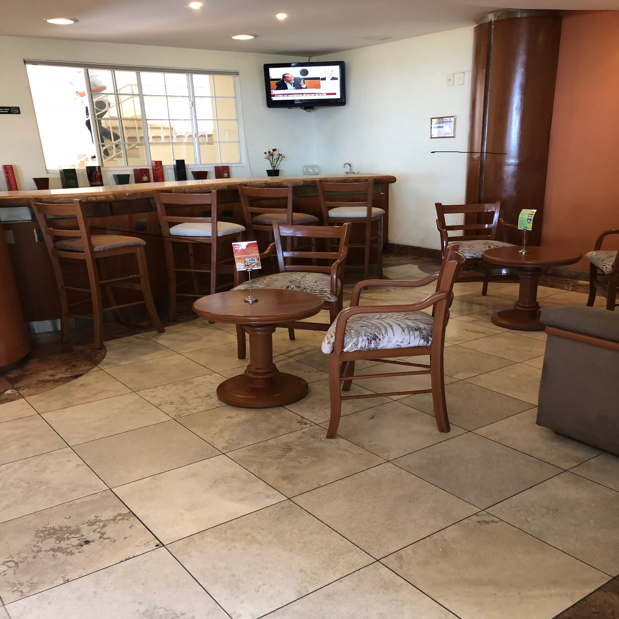 Mision Veracruz, Bar