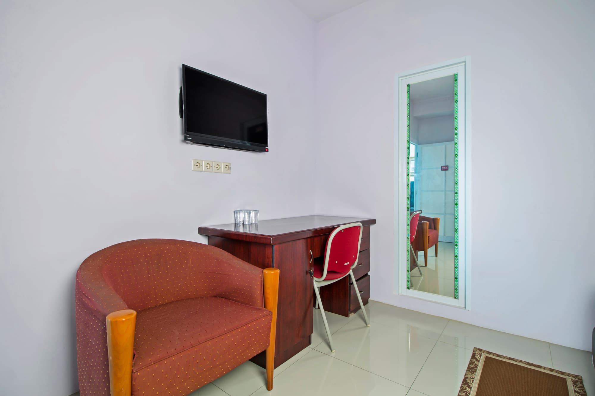 RedDoorz Plus @ Guntur Raya Setiabudi