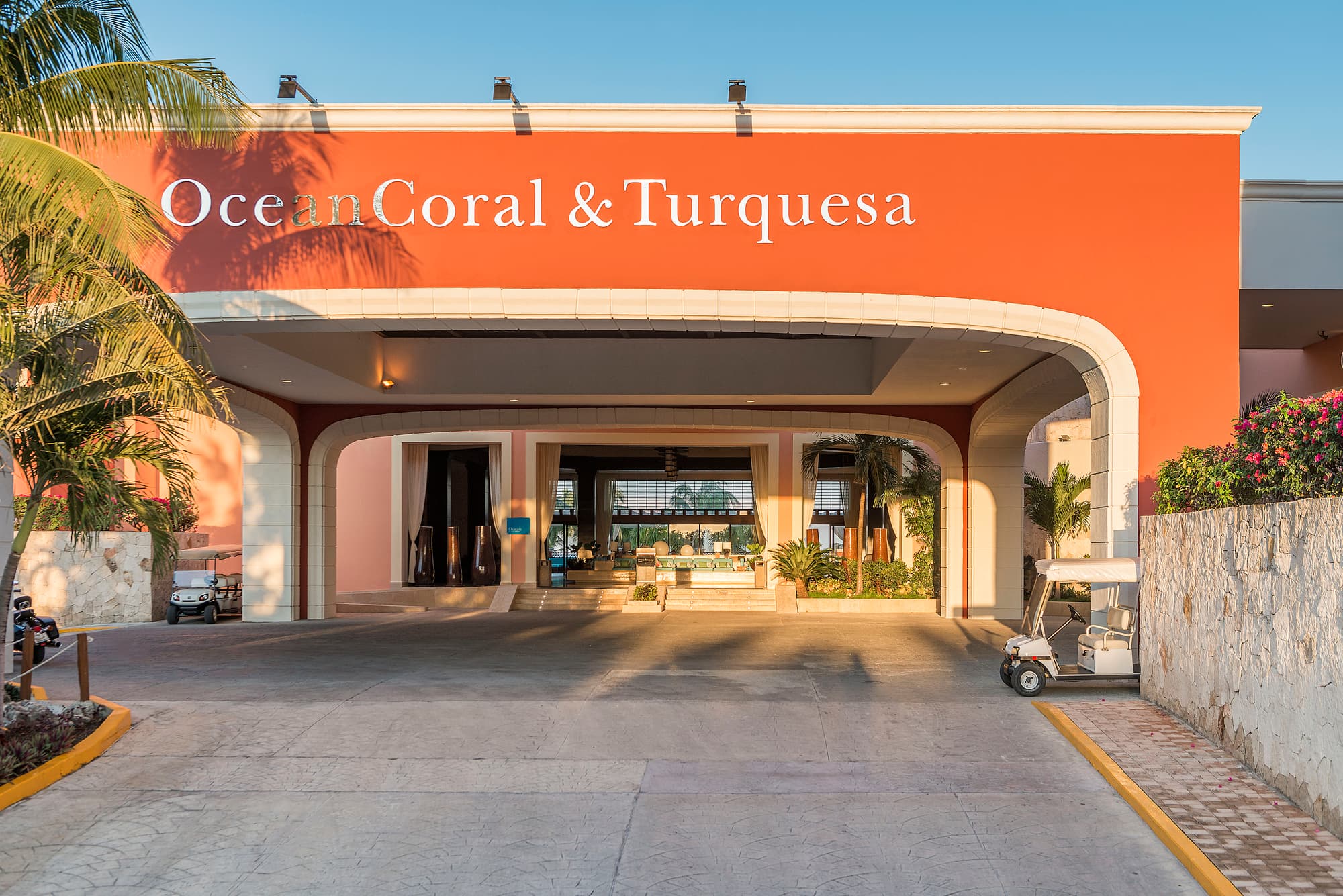 El Beso Adults Only at Ocean Coral & Turquesa AI