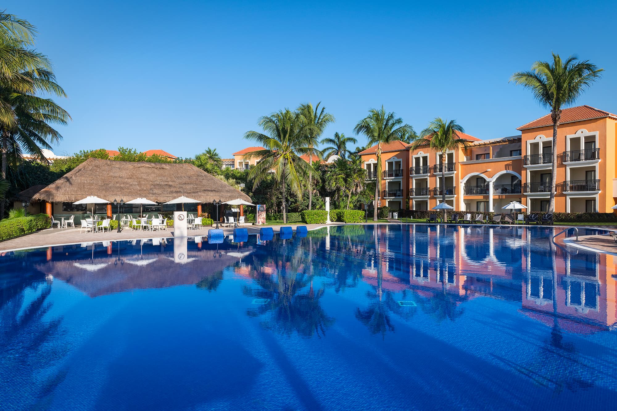 El Beso Adults Only at Ocean Coral & Turquesa AI
