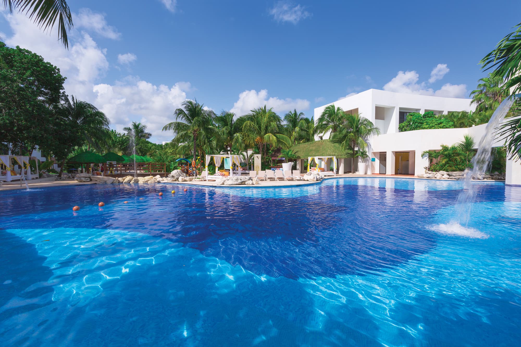 Grand Oasis Riviera