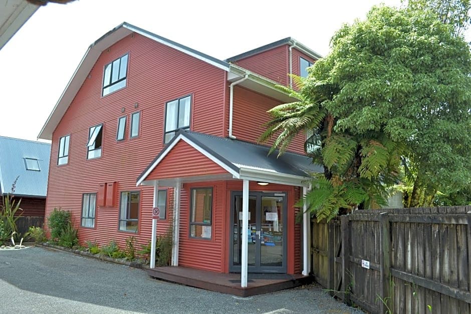 Franz Josef Montrose Hostel Lodge, General view