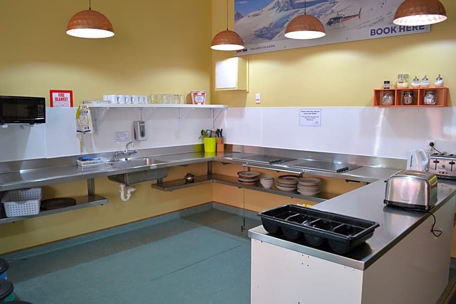 Franz Josef Montrose Hostel Lodge, General view