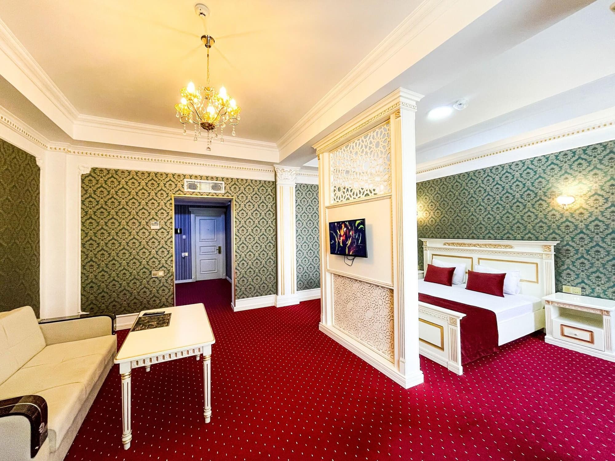 Premier Palace Apartment 1 Br Ggi