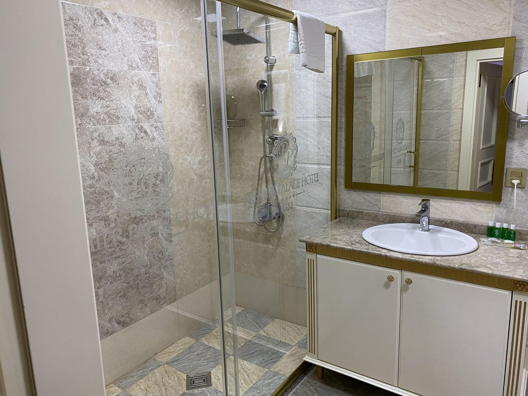Premier Palace Apartment 1 Br Ggi