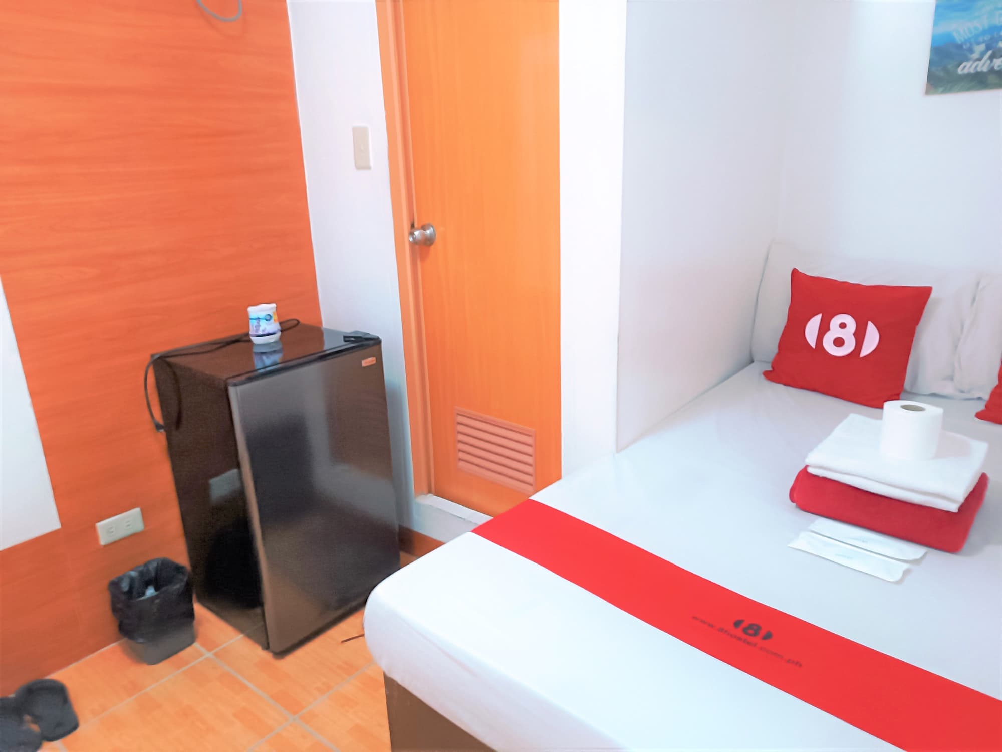 8hostel