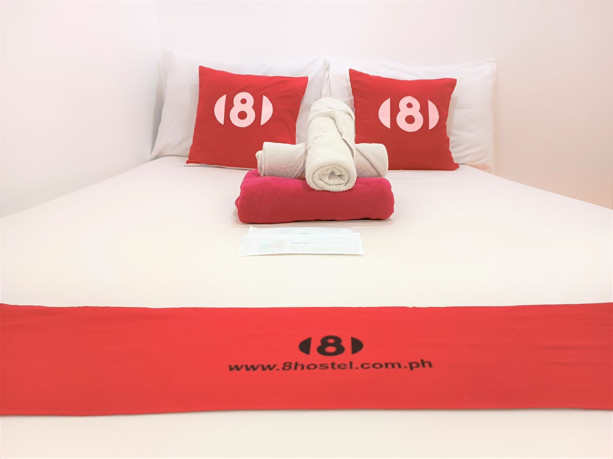 8hostel