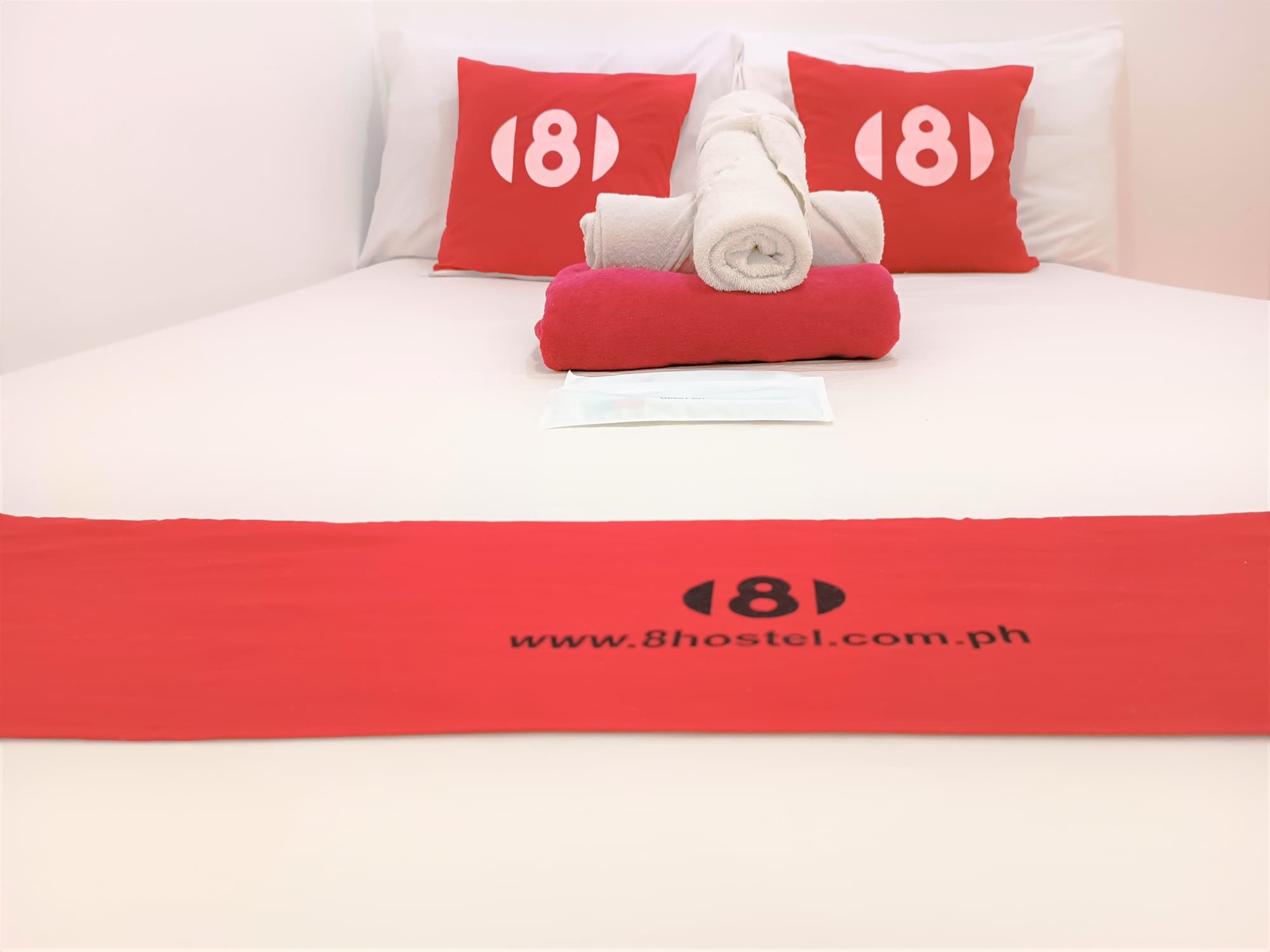 8hostel