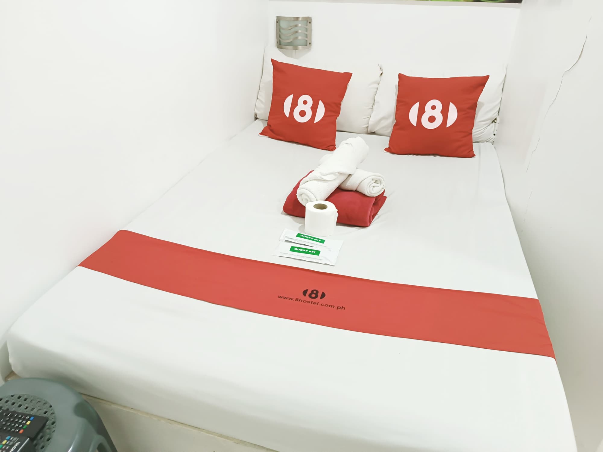 8hostel