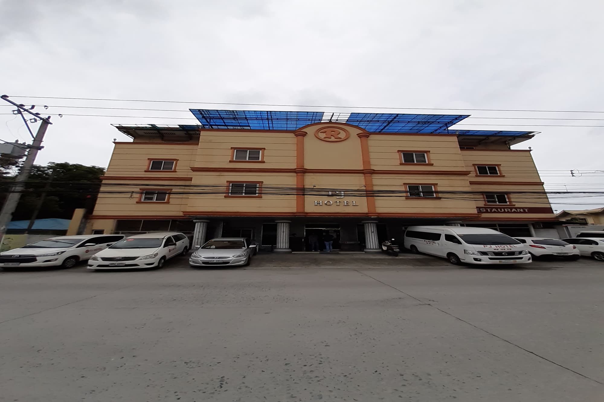 OYO 700 Pj Inn Hotel