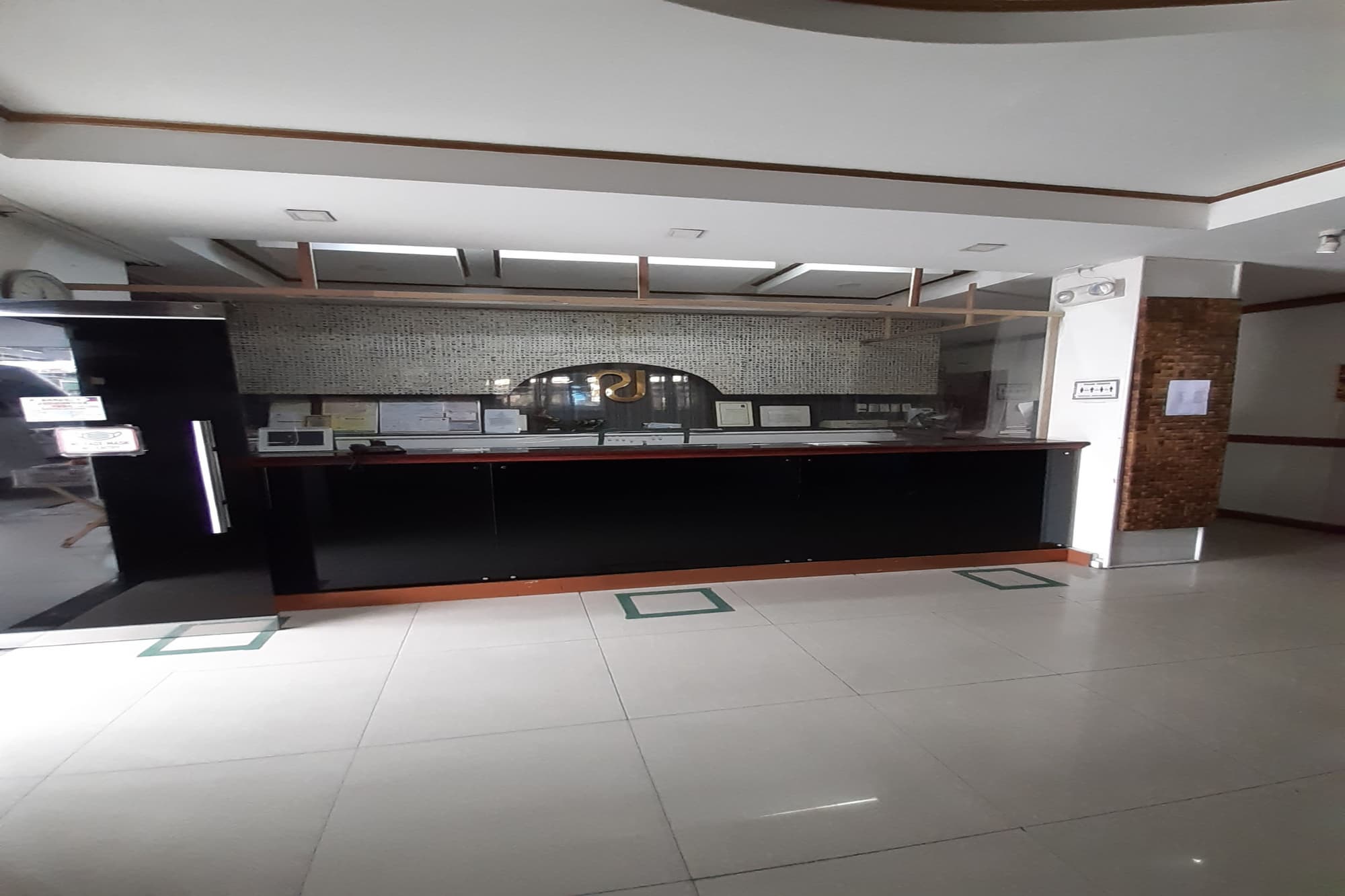 OYO 700 Pj Inn Hotel