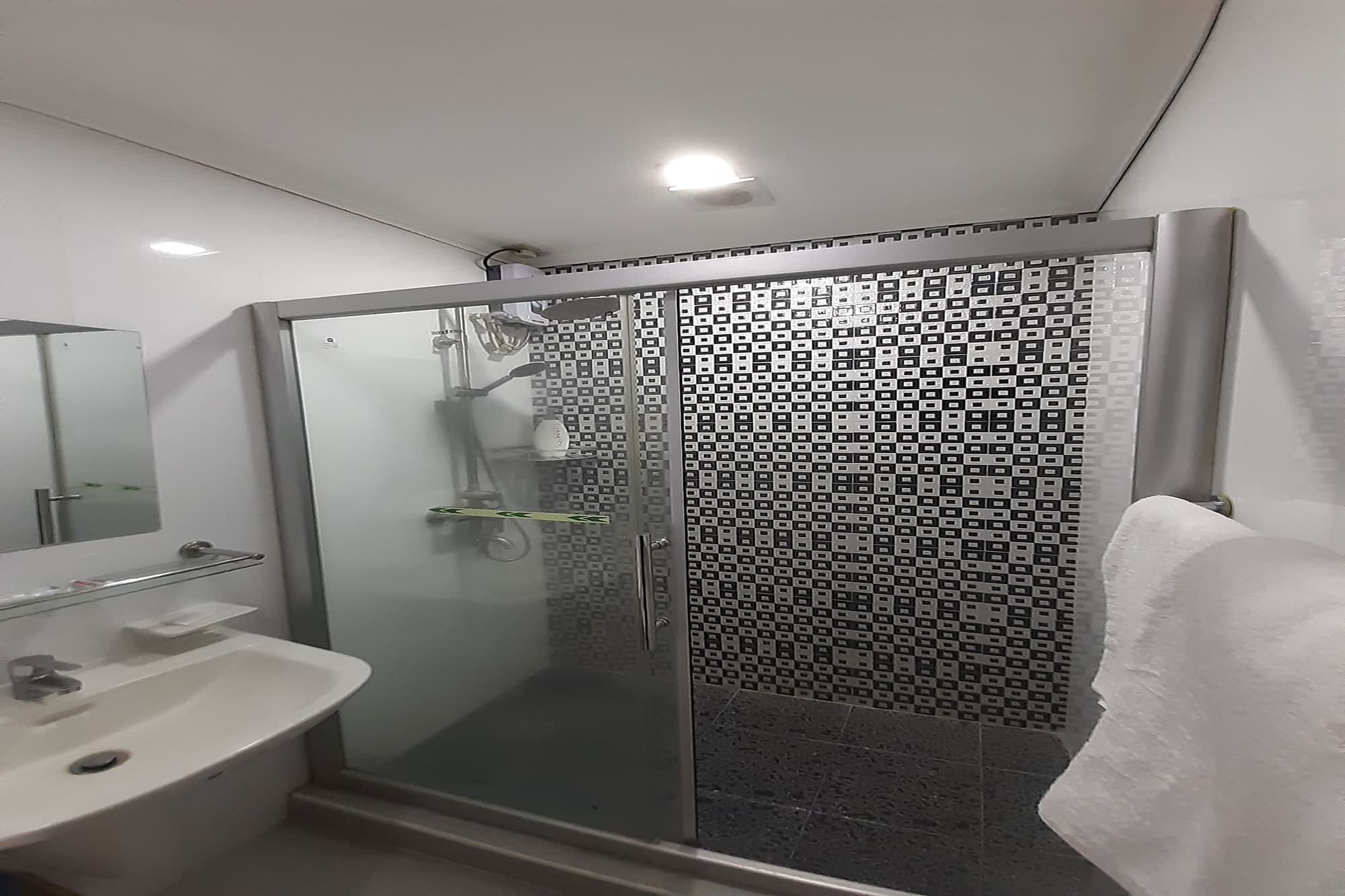 OYO 700 Pj Inn Hotel