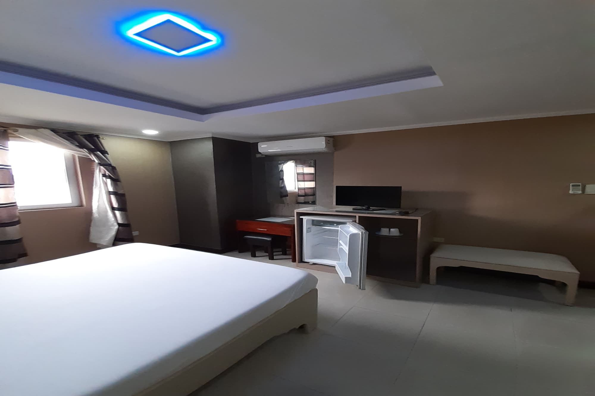 OYO 700 Pj Inn Hotel
