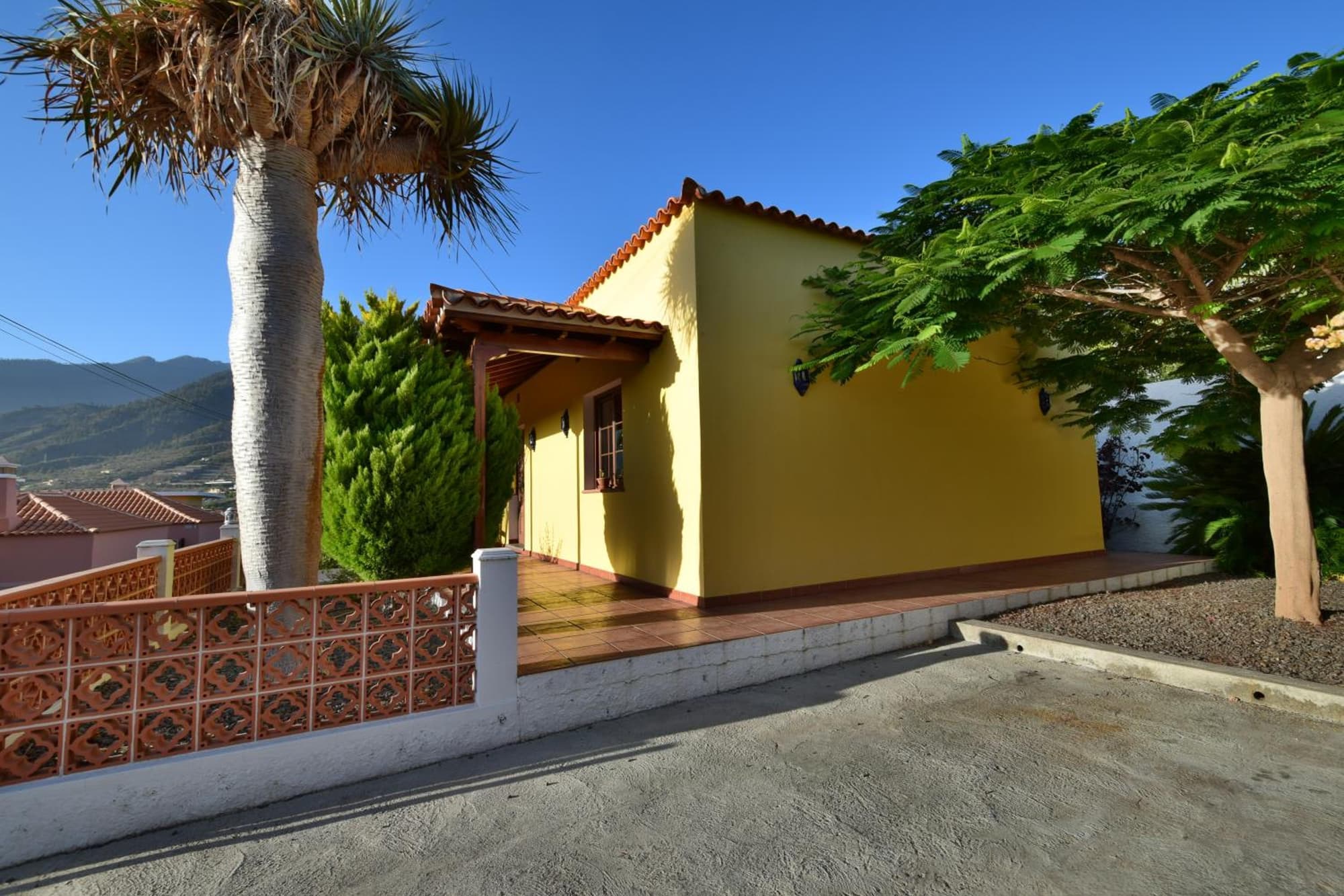 Casas Rurales Tola