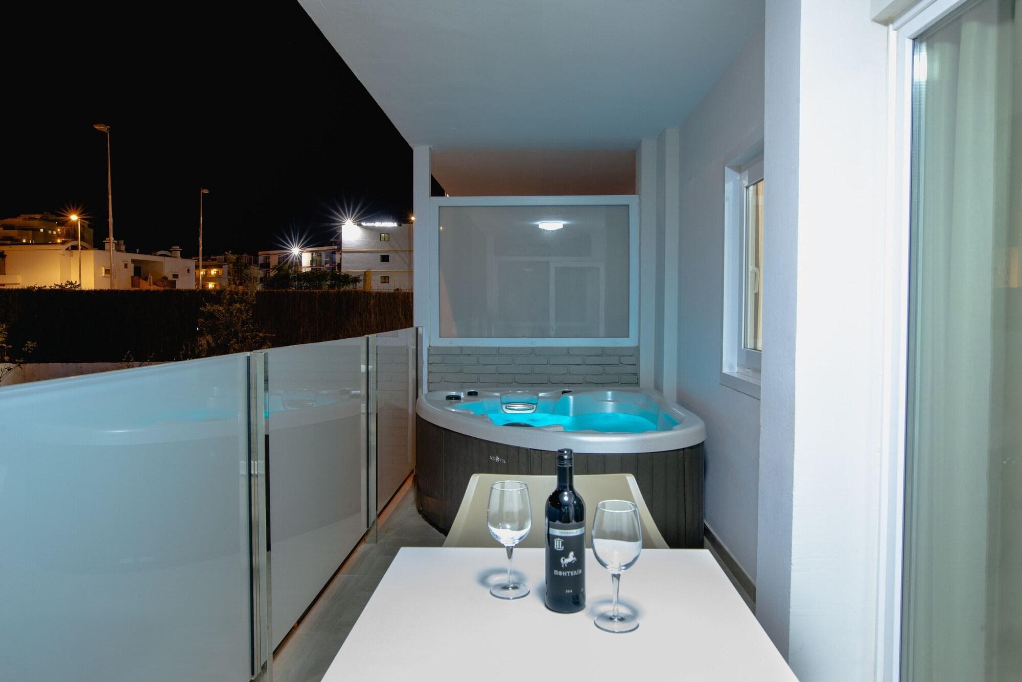 Hl Suite Nardos Adults Only, Room