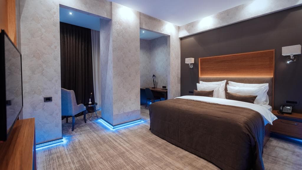 Midtown Hotel