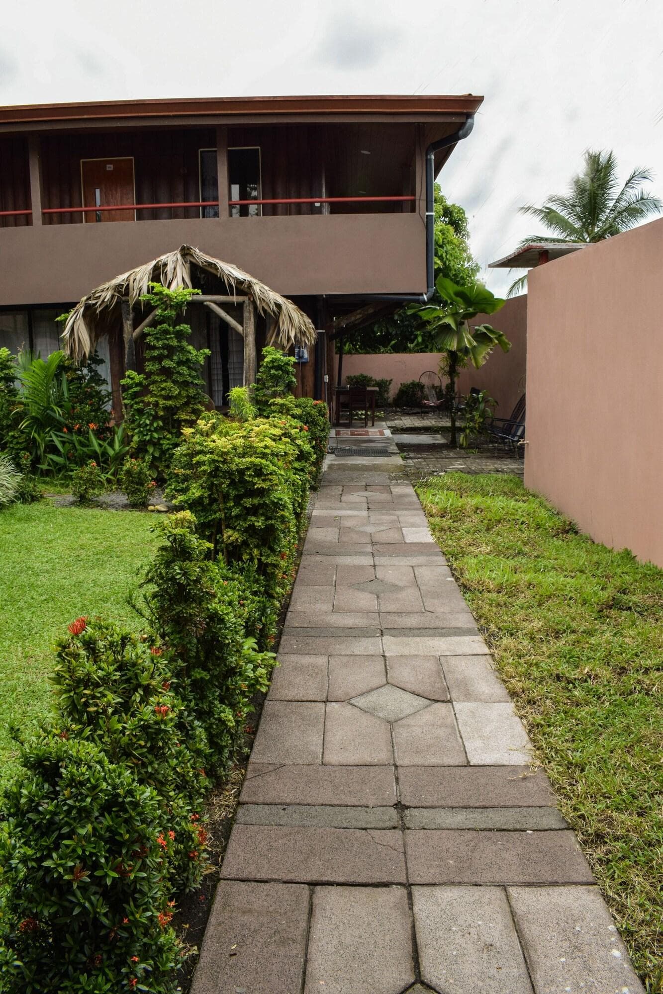 La Choza Inn
