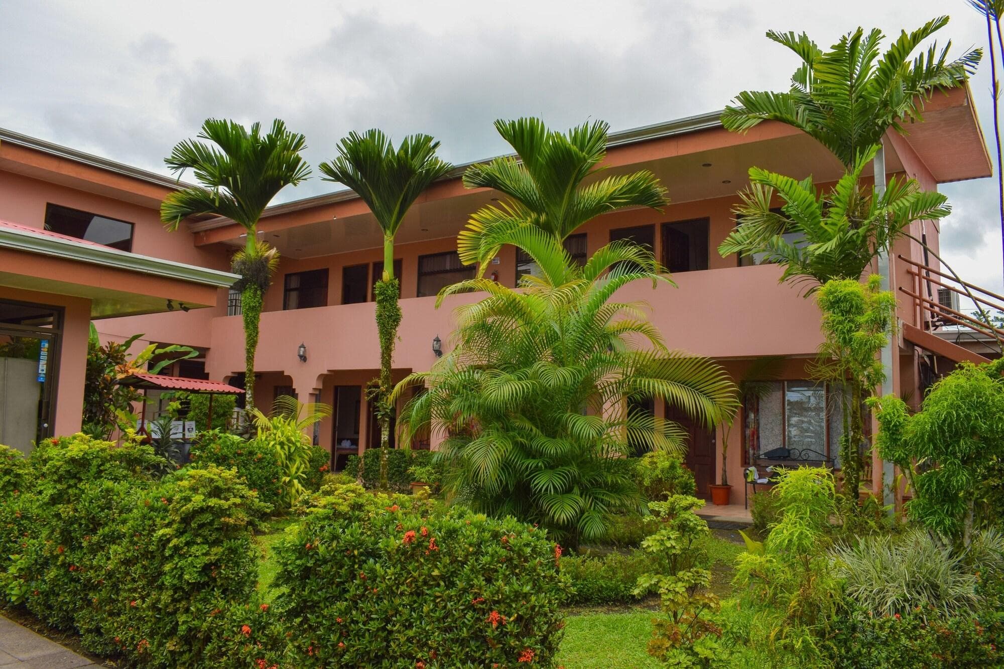 La Choza Inn
