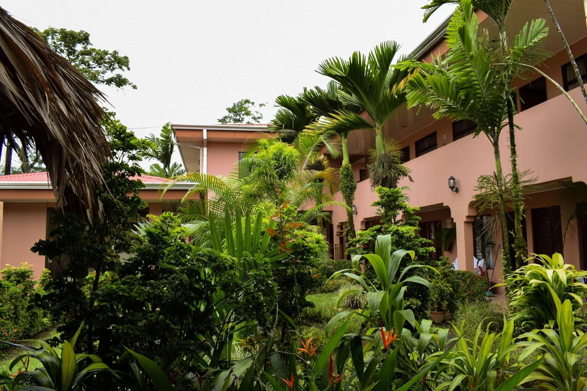 La Choza Inn