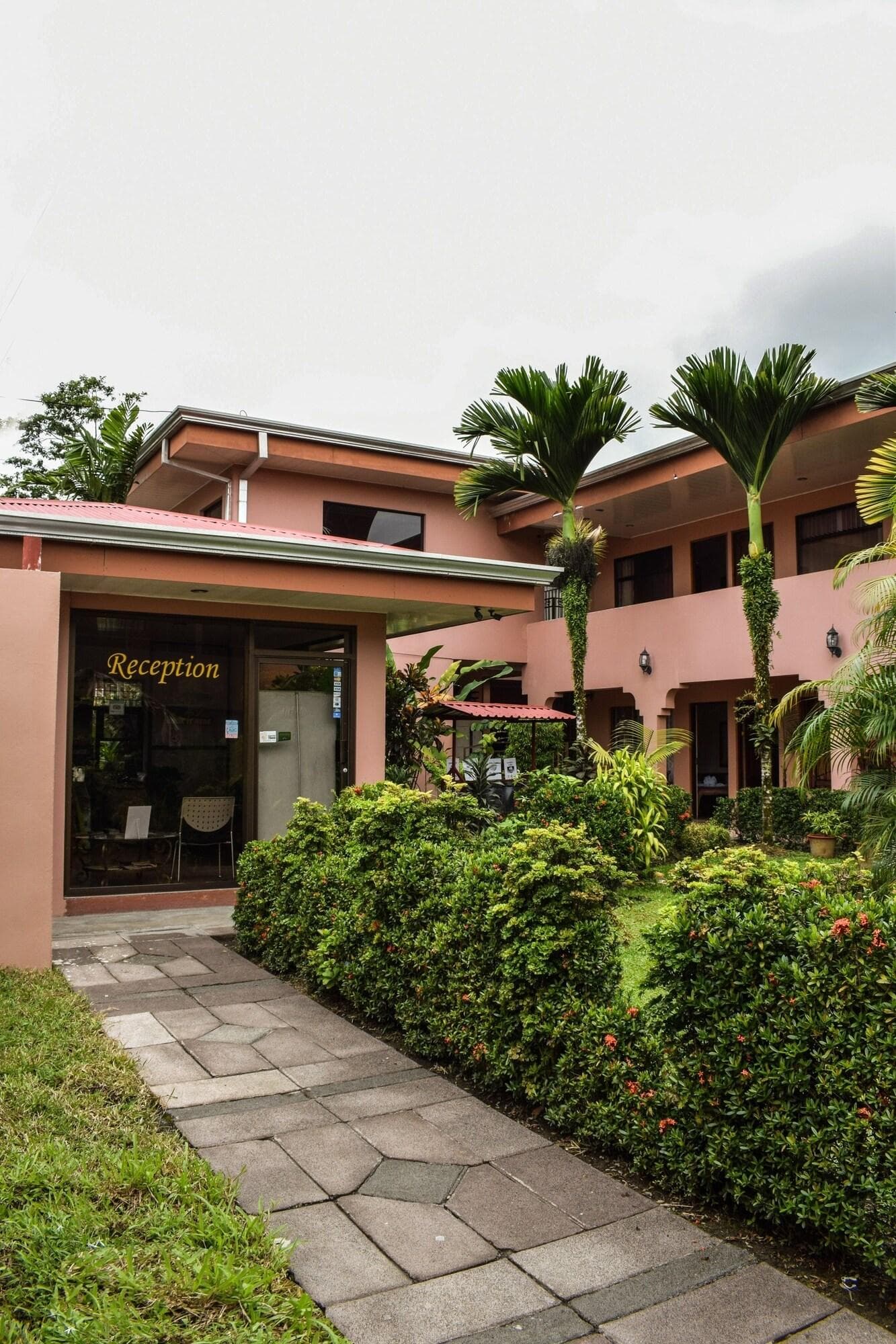 La Choza Inn