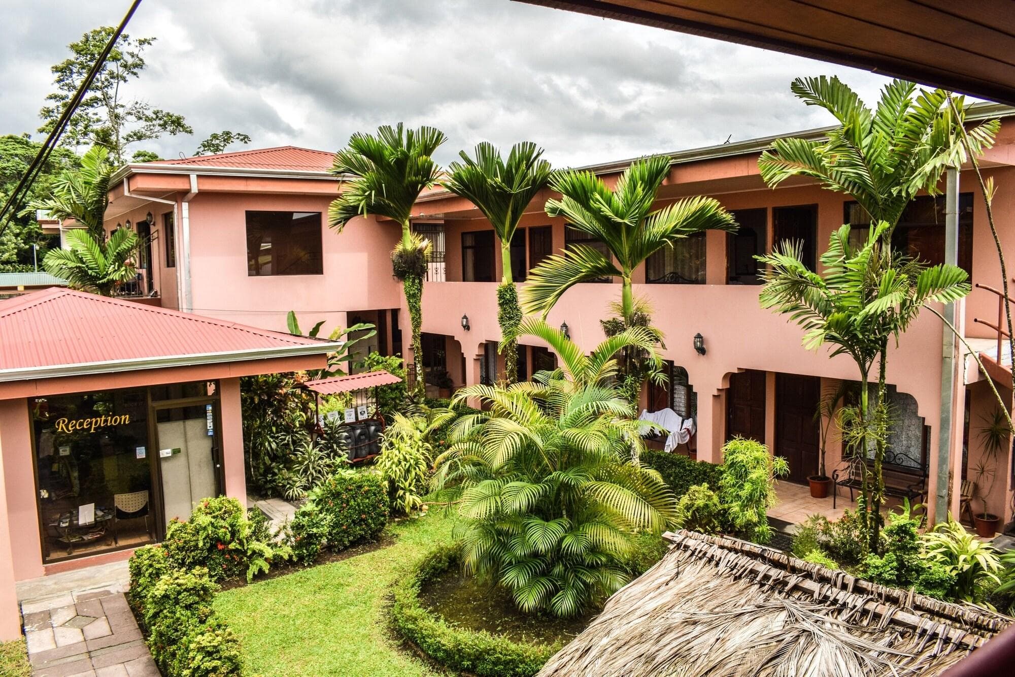 La Choza Inn