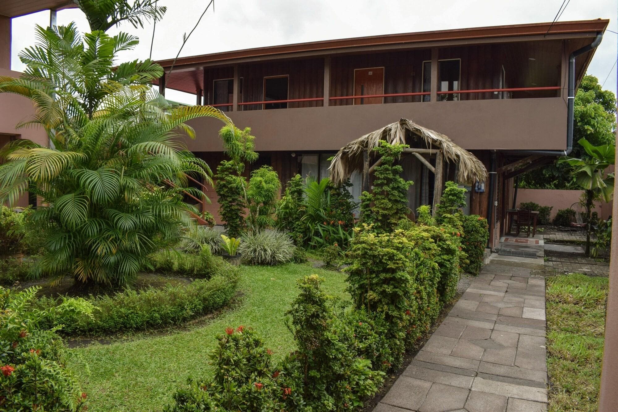 La Choza Inn