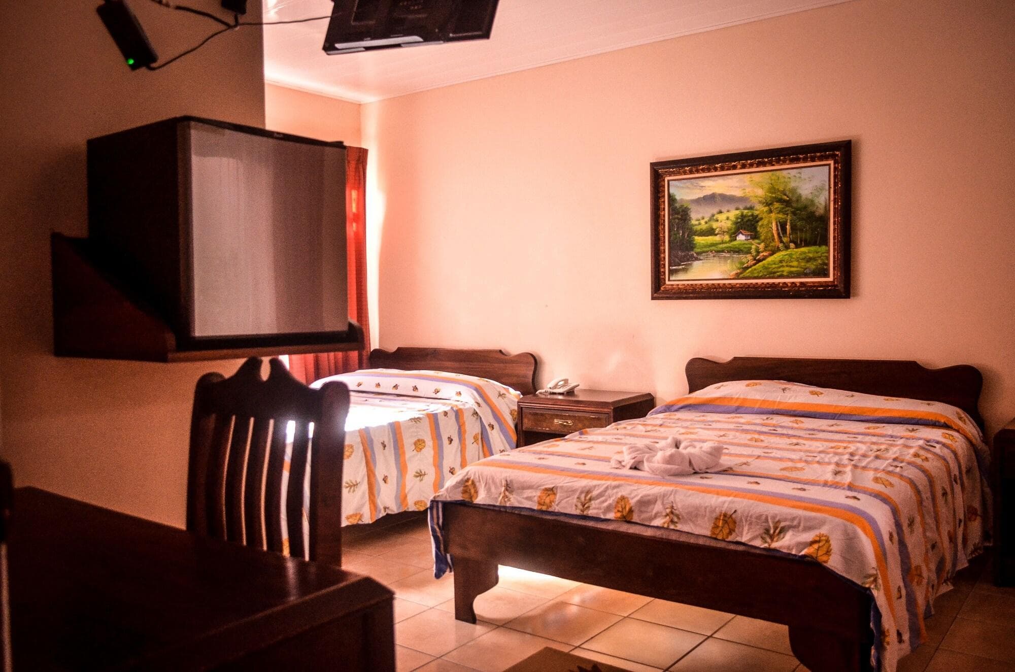La Choza Inn
