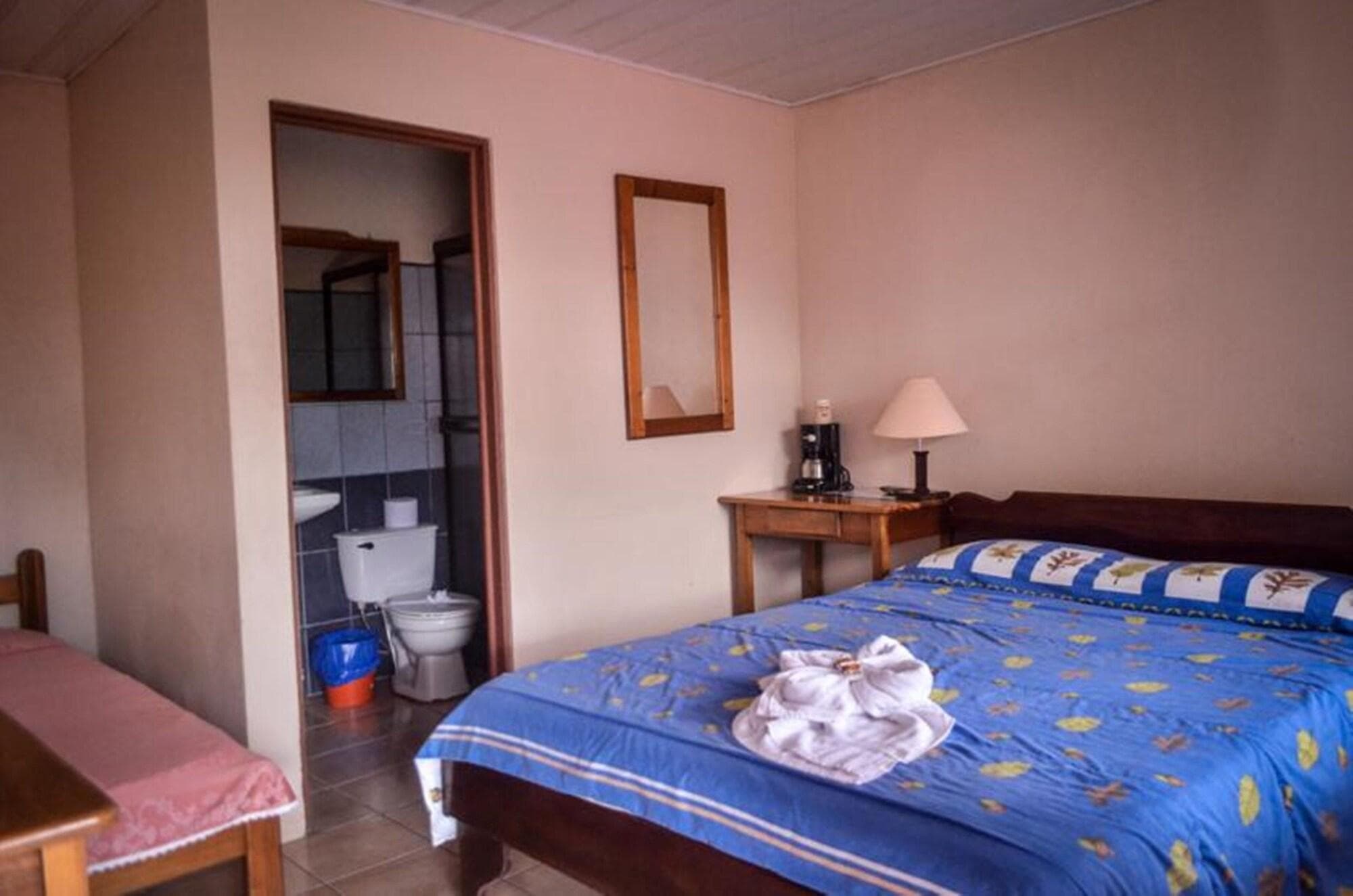 La Choza Inn